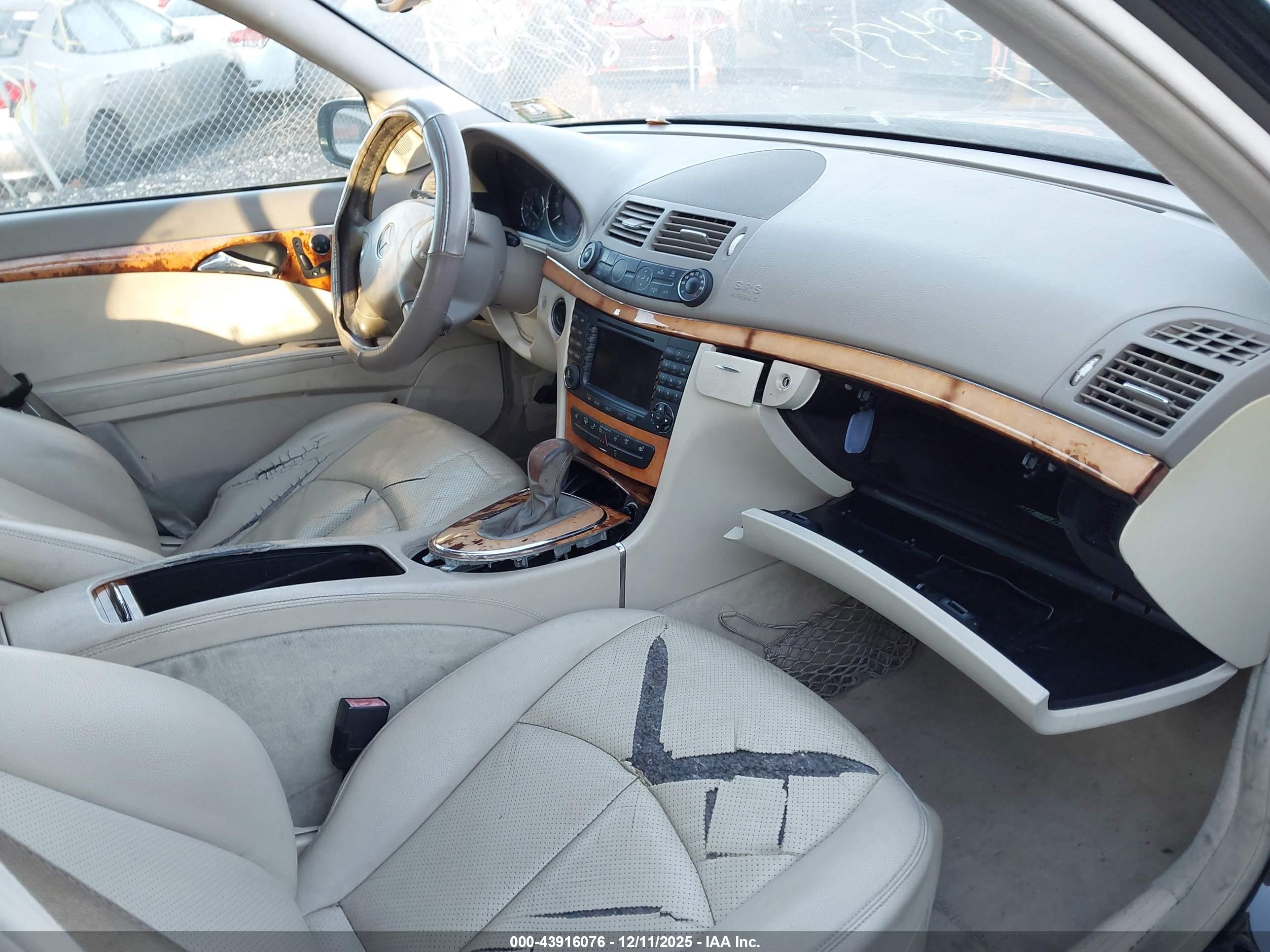 MERCEDES-BENZ E image 5