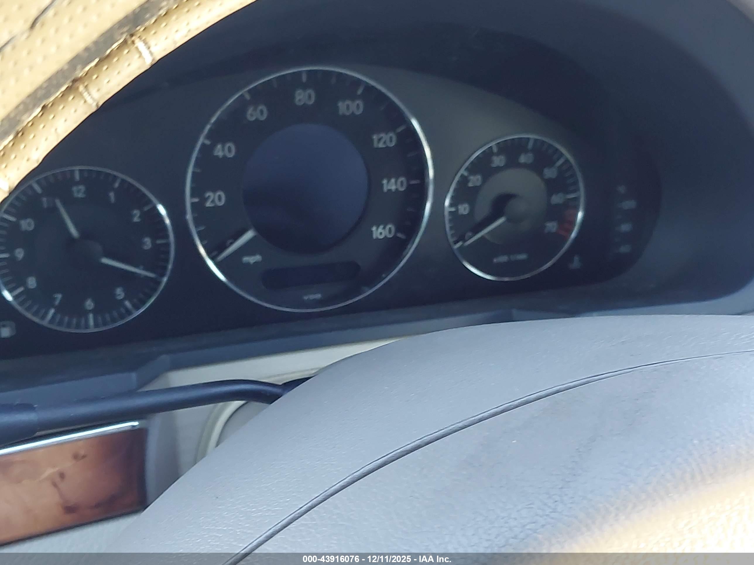 MERCEDES-BENZ E image 7