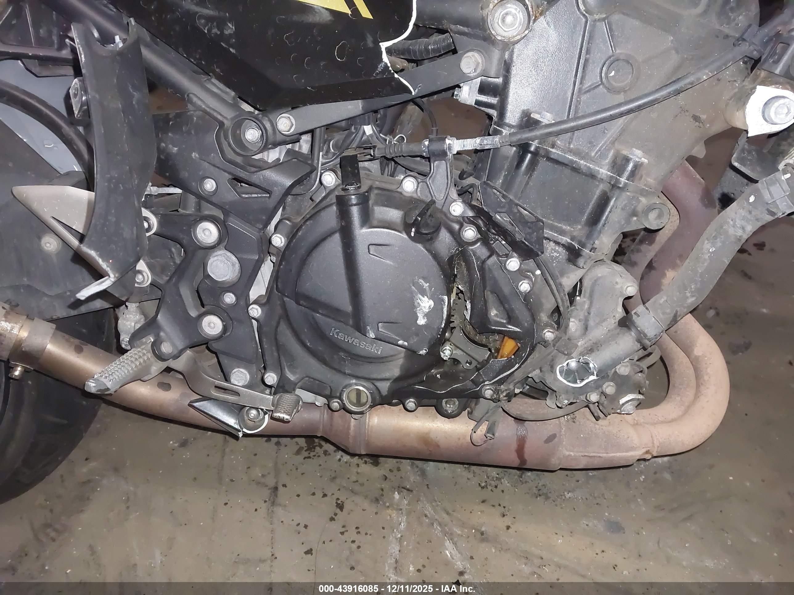KAWASAKI EX400 image 9