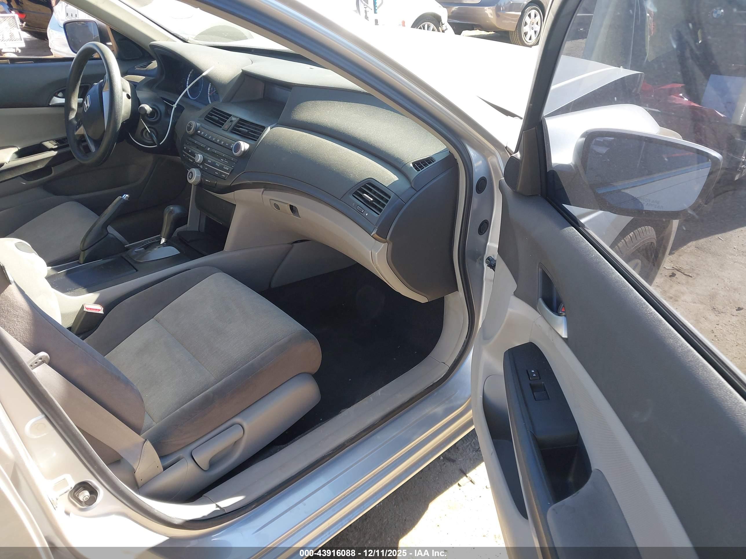HONDA ACCORD image 5
