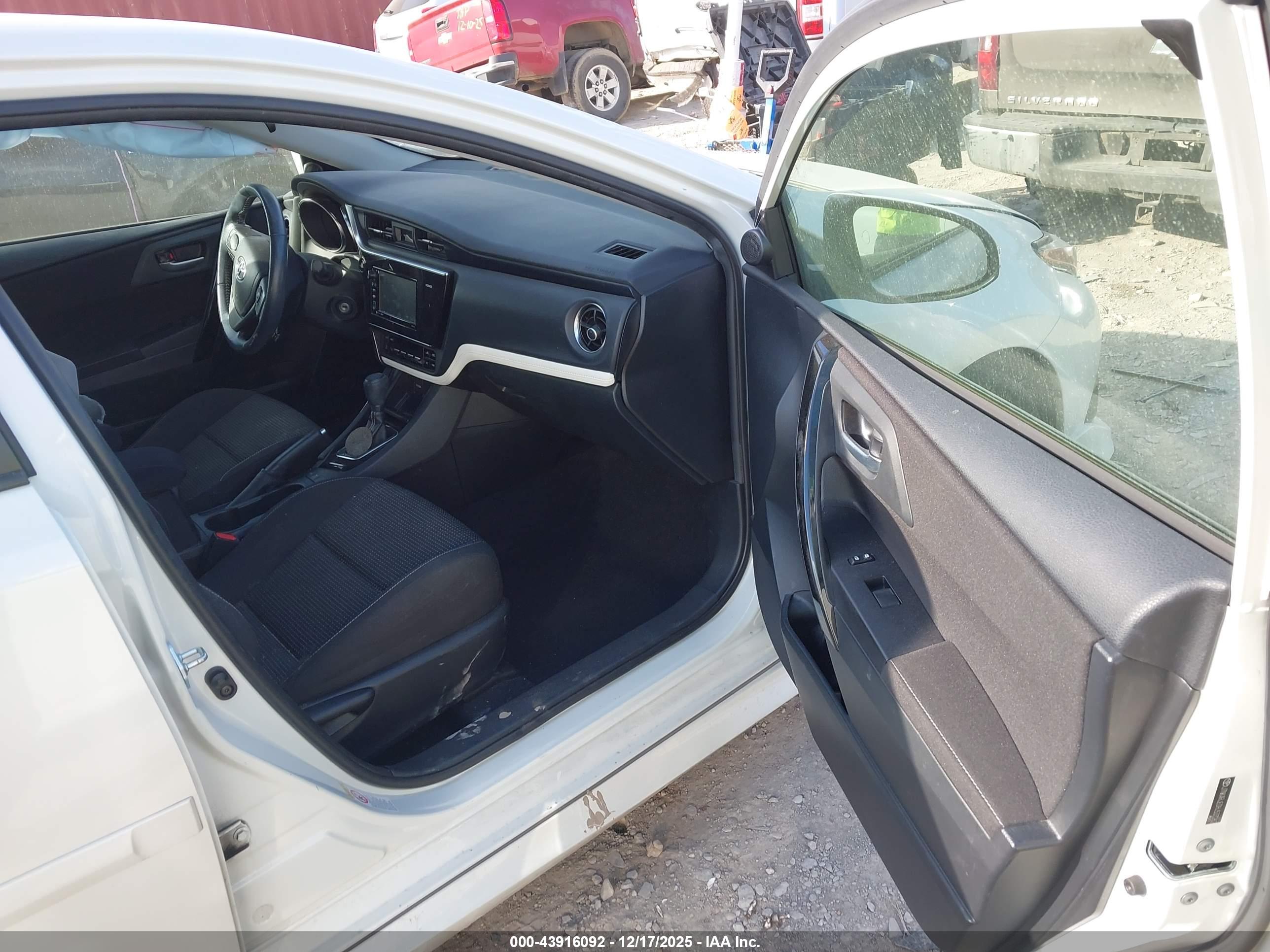 TOYOTA COROLLA image 5