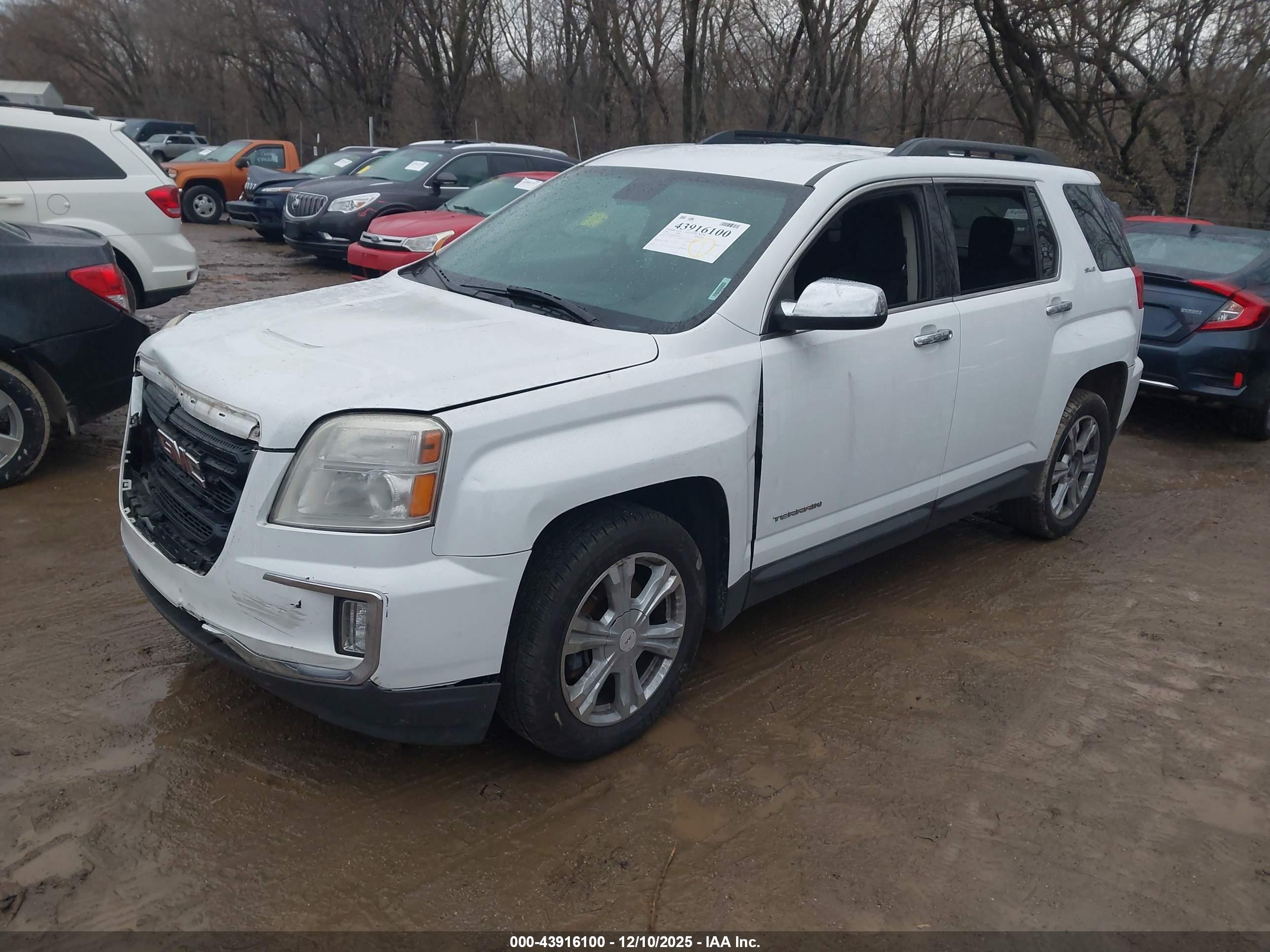 GMC TERRAIN image 2