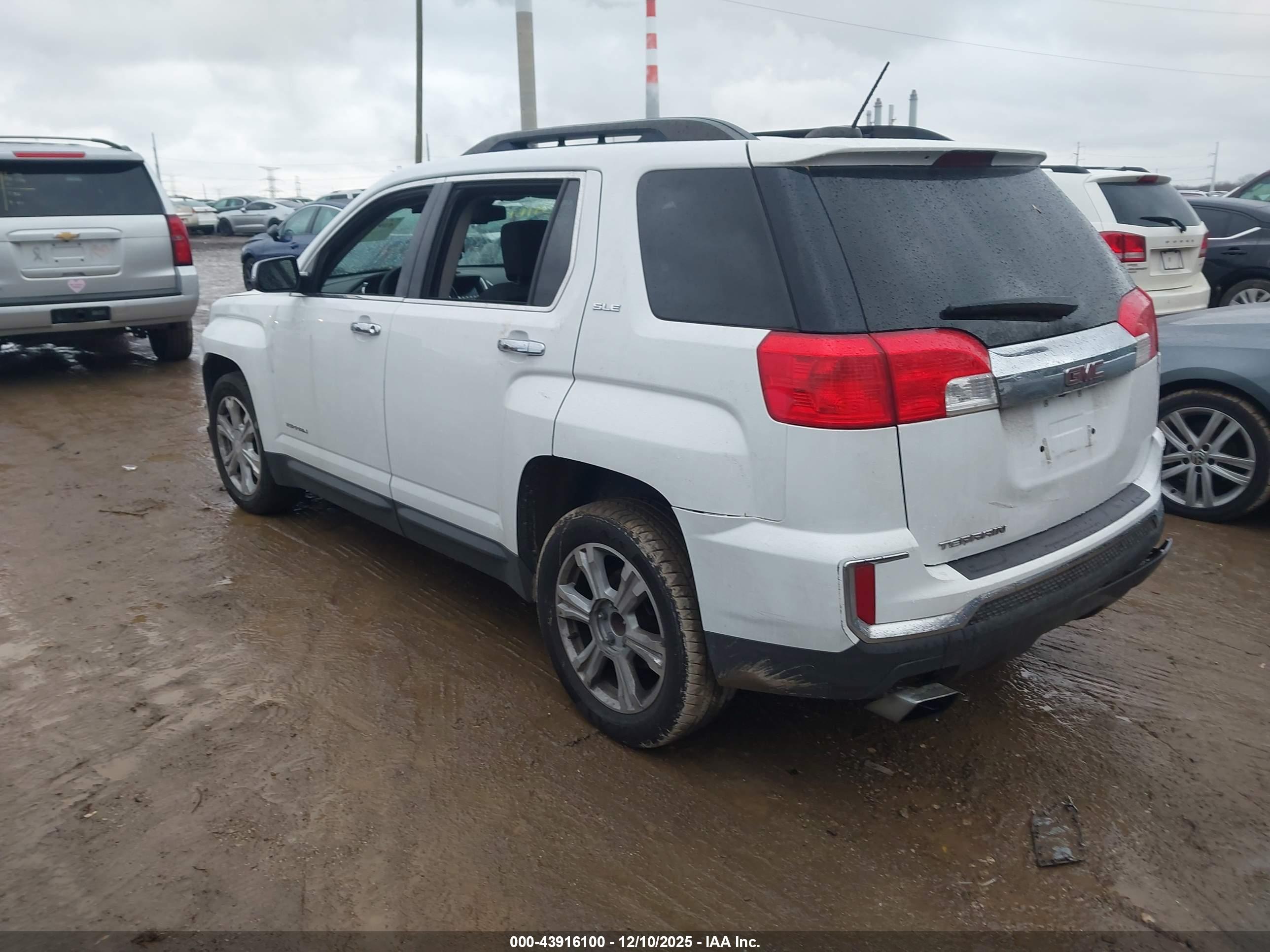 GMC TERRAIN image 3