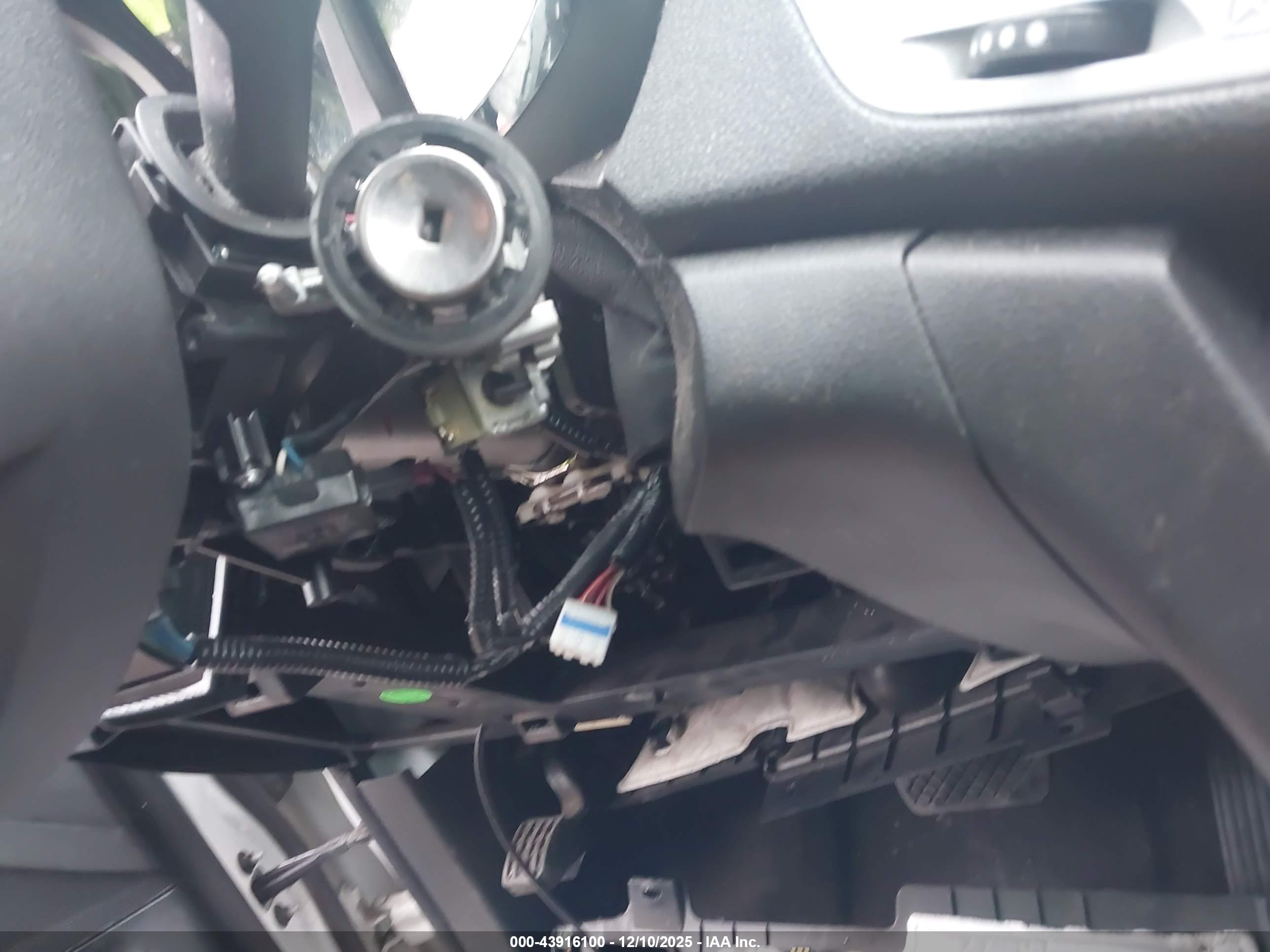 GMC TERRAIN image 6