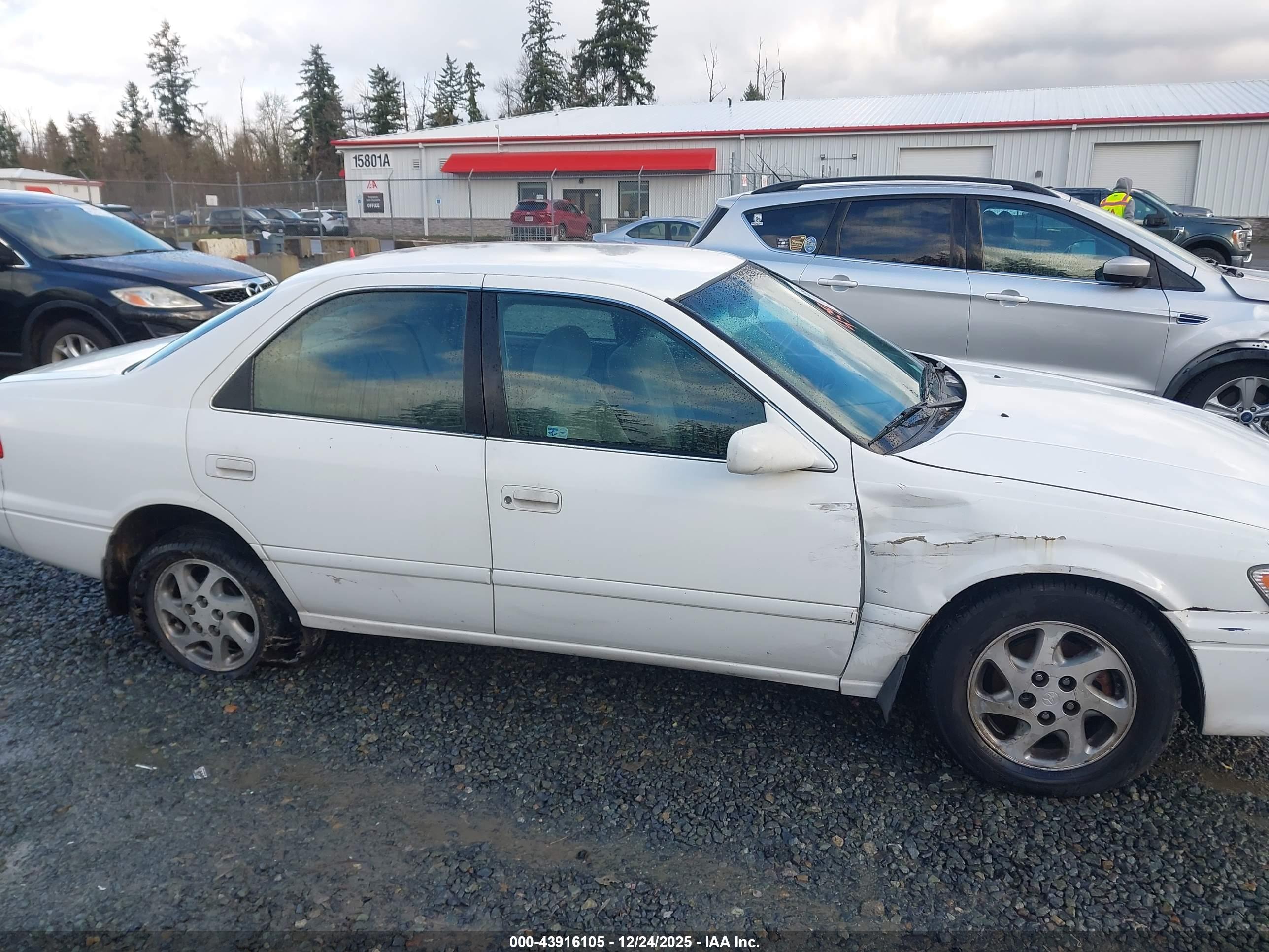 TOYOTA CAMRY image 6