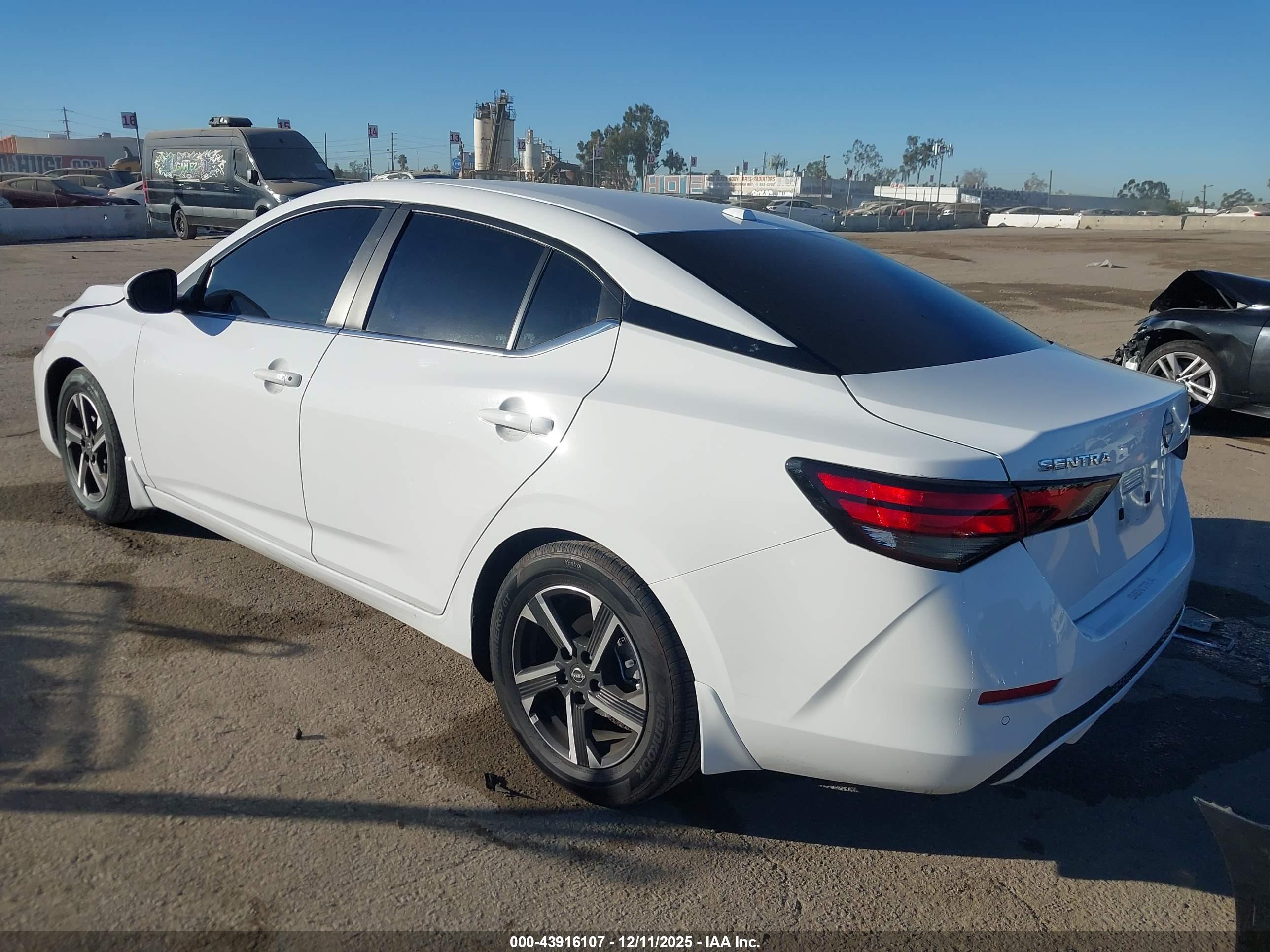 NISSAN SENTRA image 3