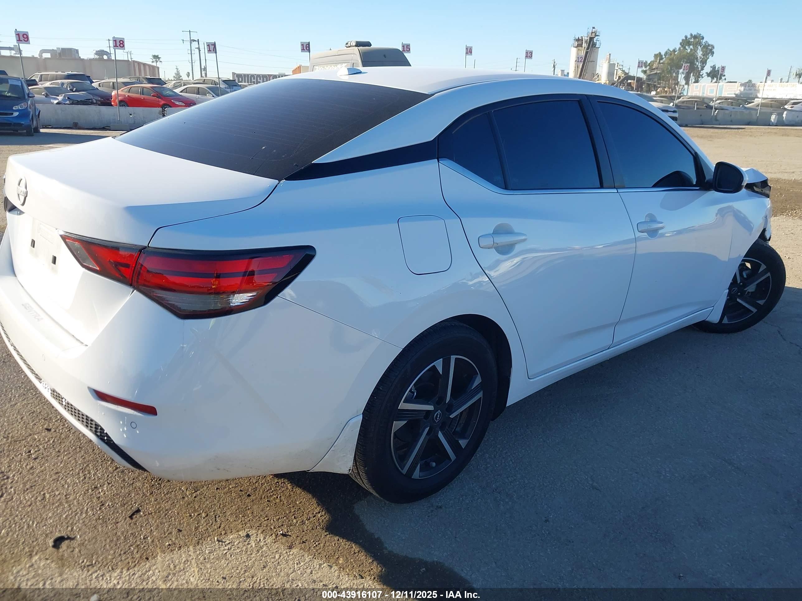 NISSAN SENTRA image 4
