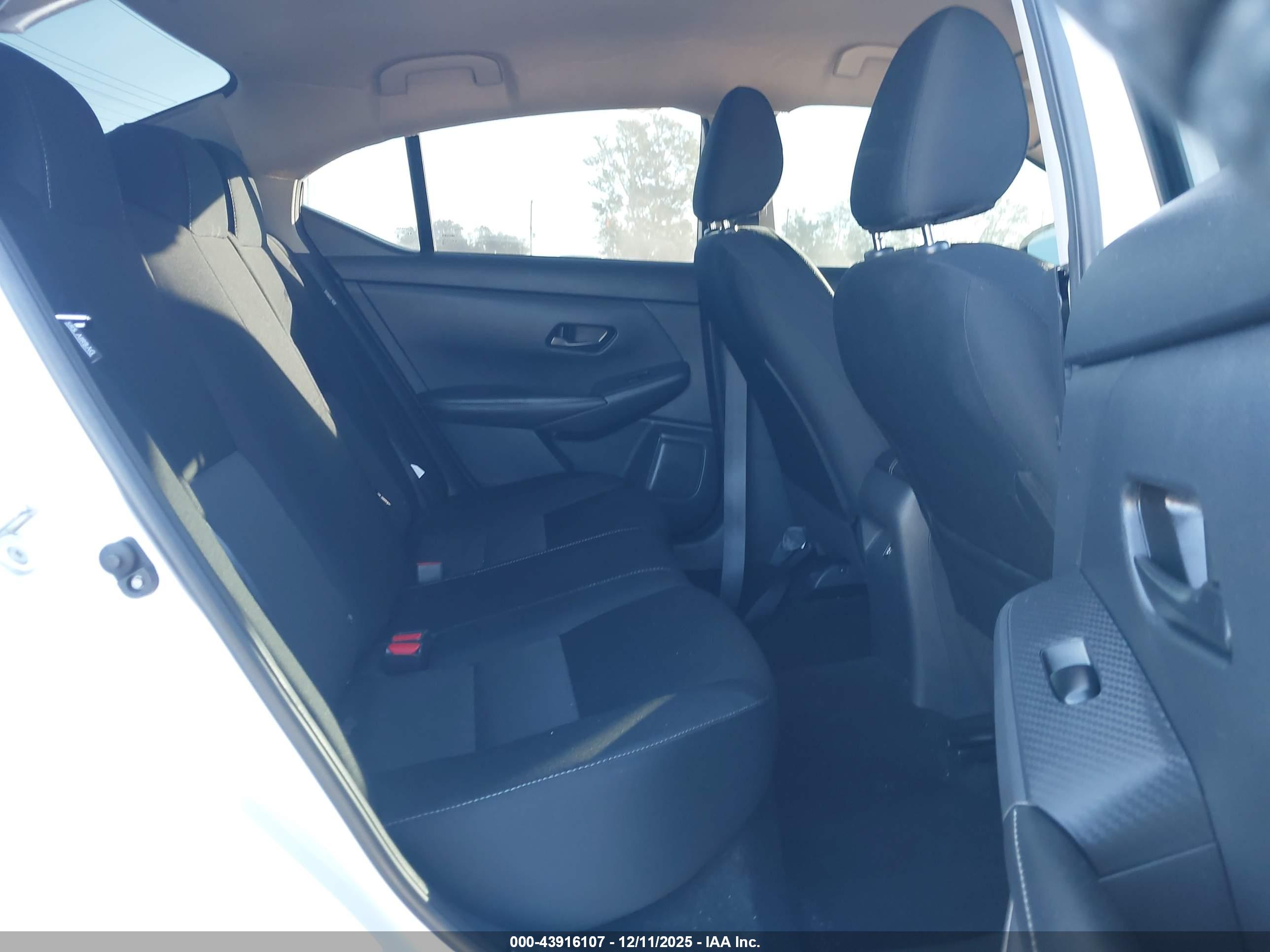NISSAN SENTRA image 8