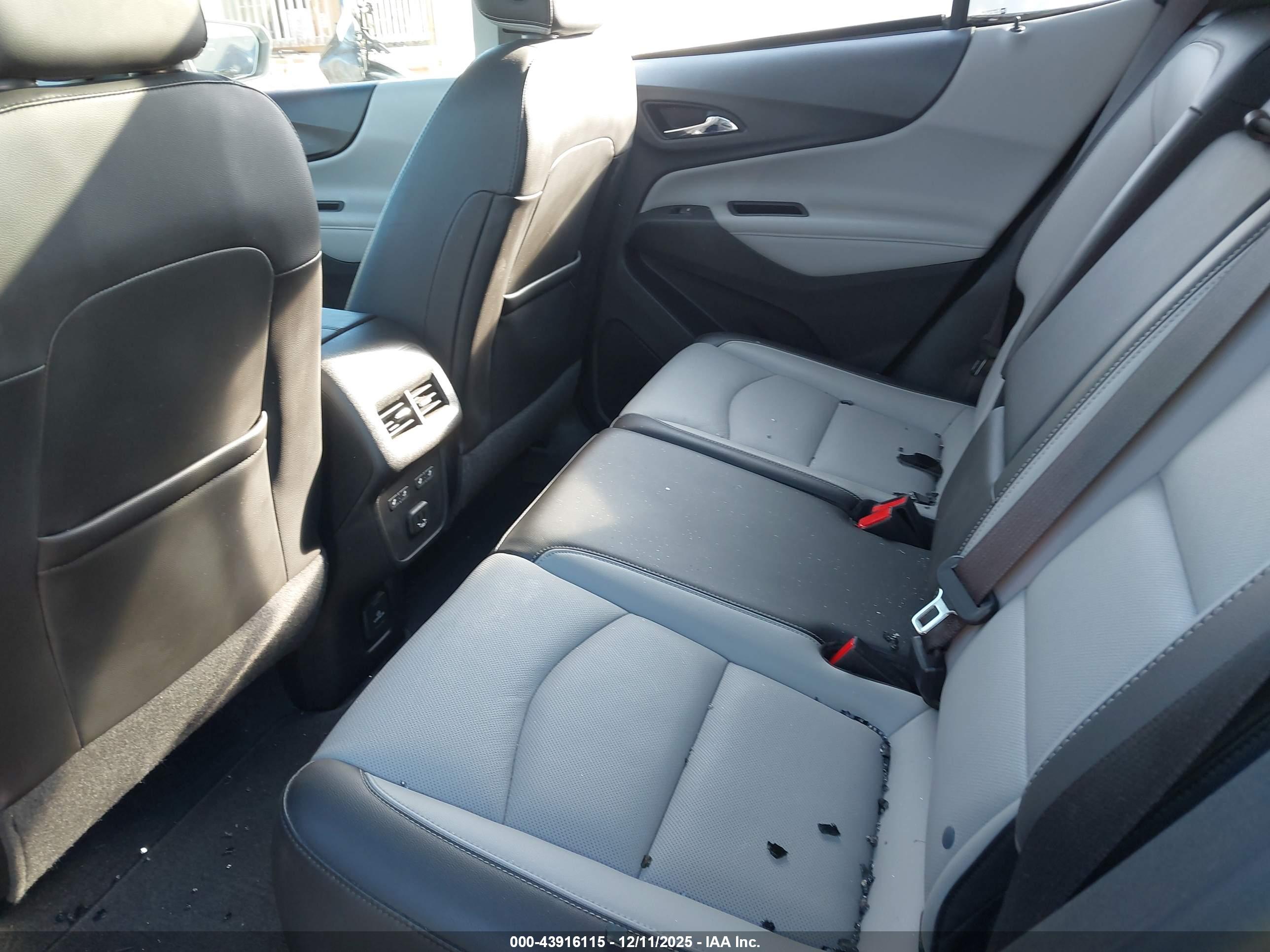 CHEVROLET EQUINOX image 8