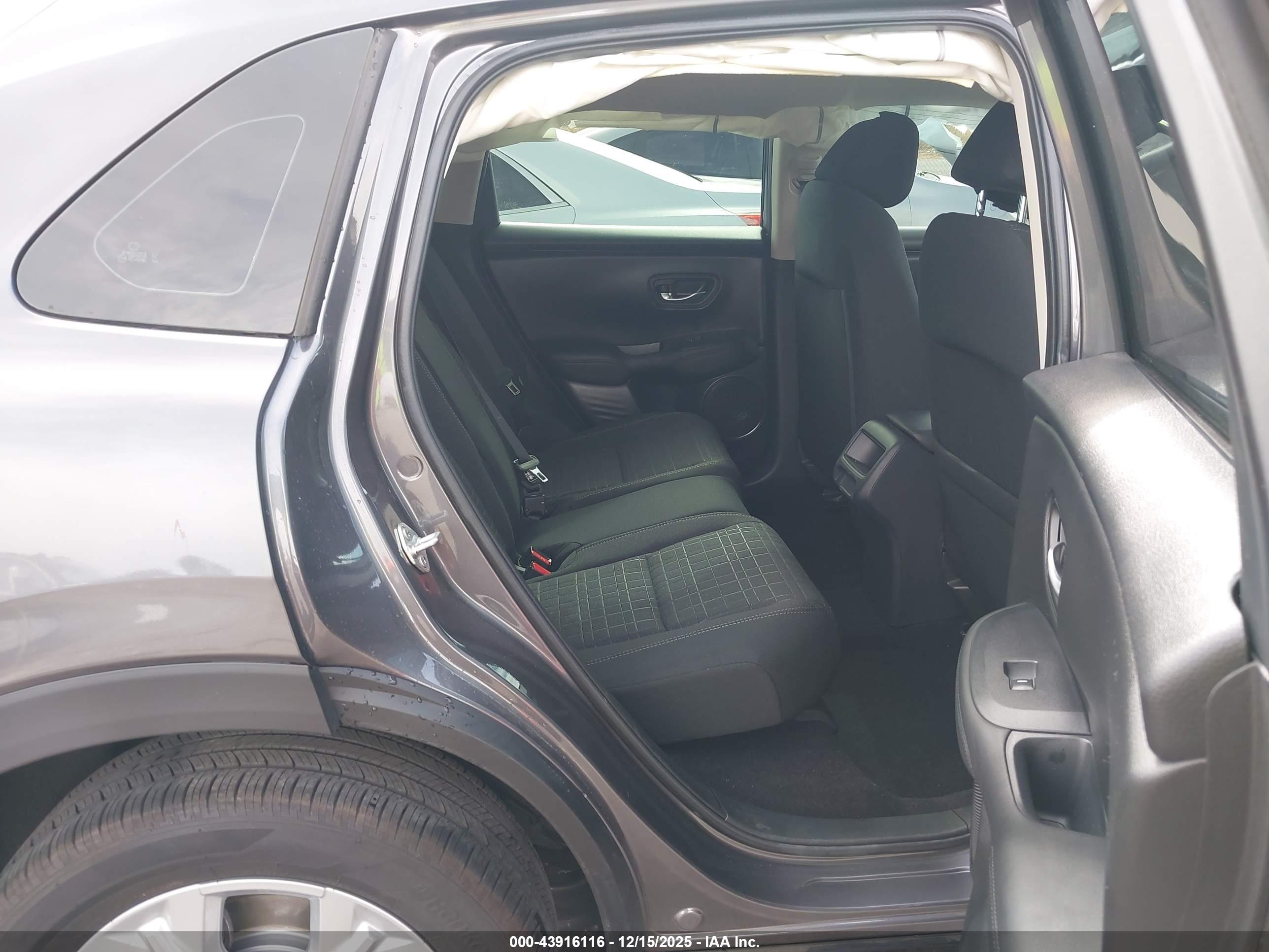 HONDA HR-V image 8
