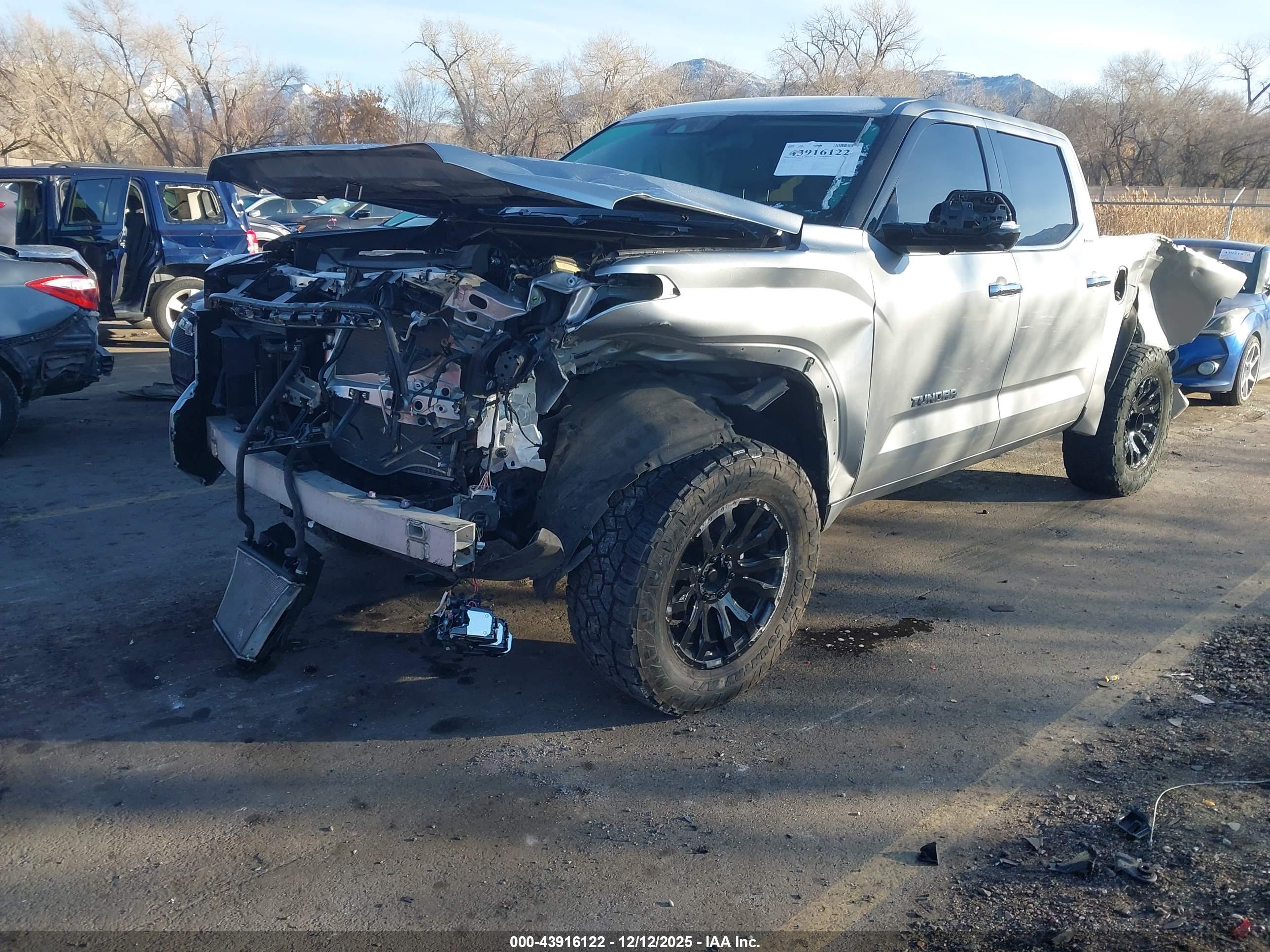 TOYOTA TUNDRA image 2