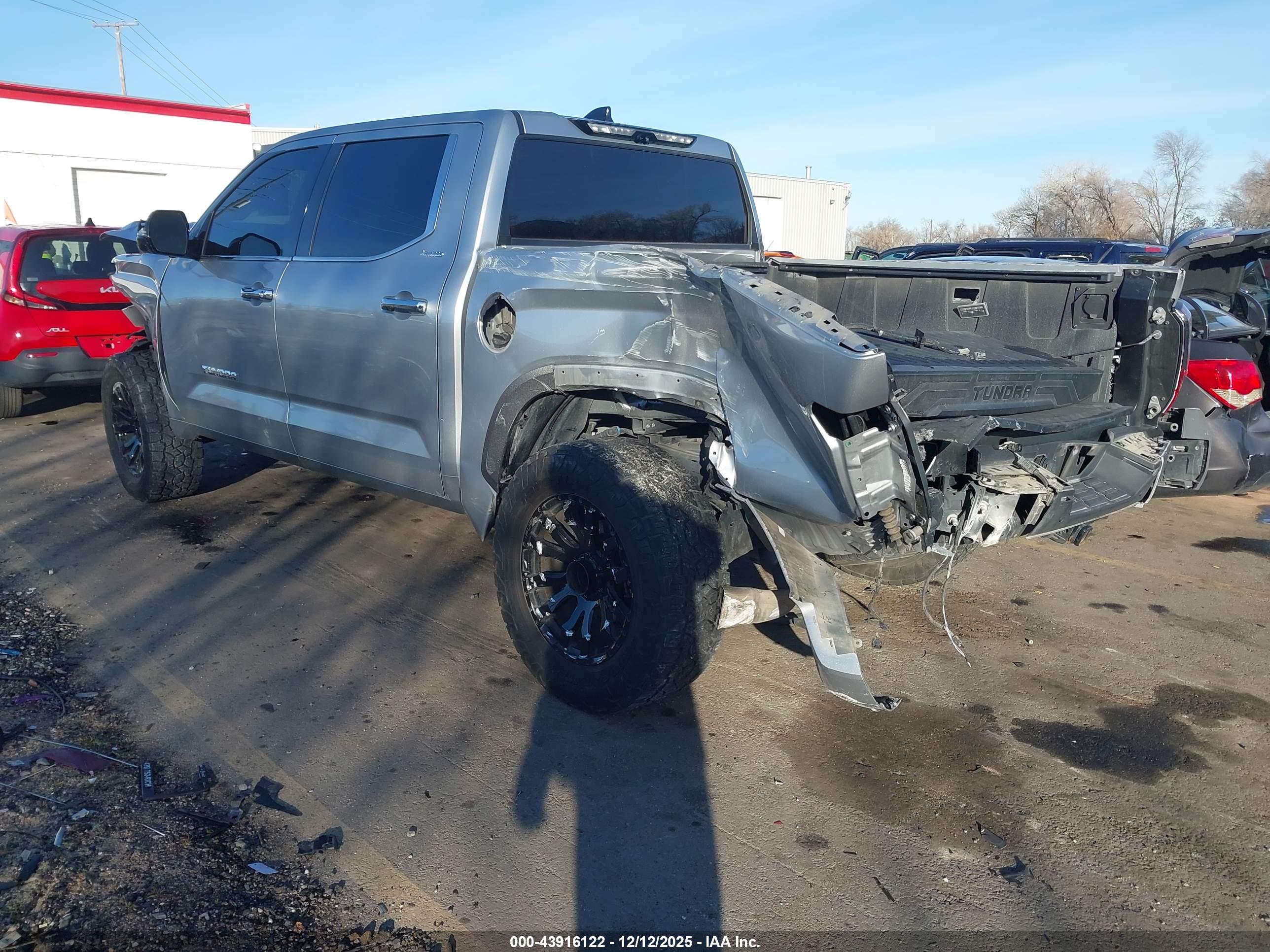 TOYOTA TUNDRA image 3