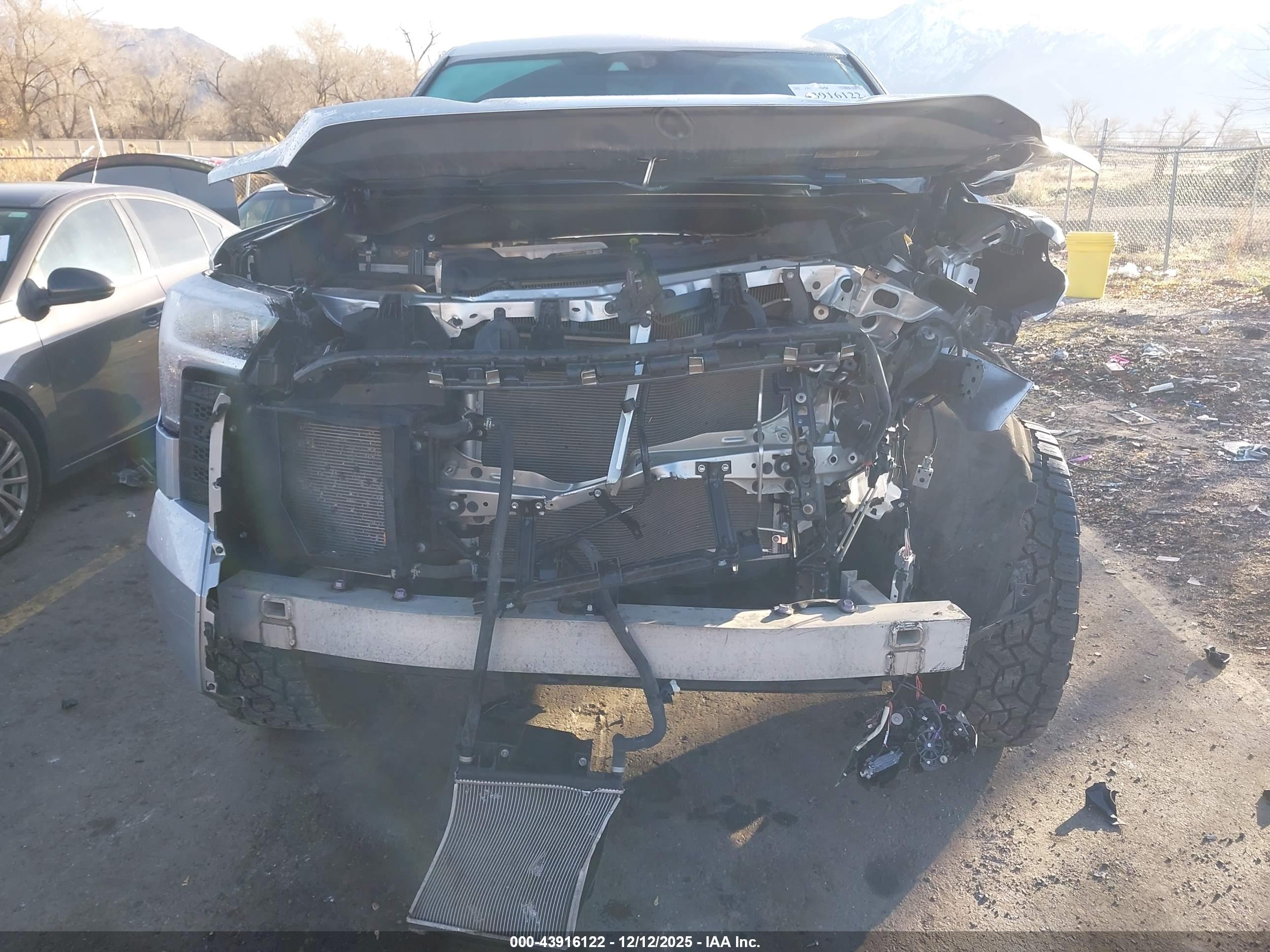 TOYOTA TUNDRA image 6