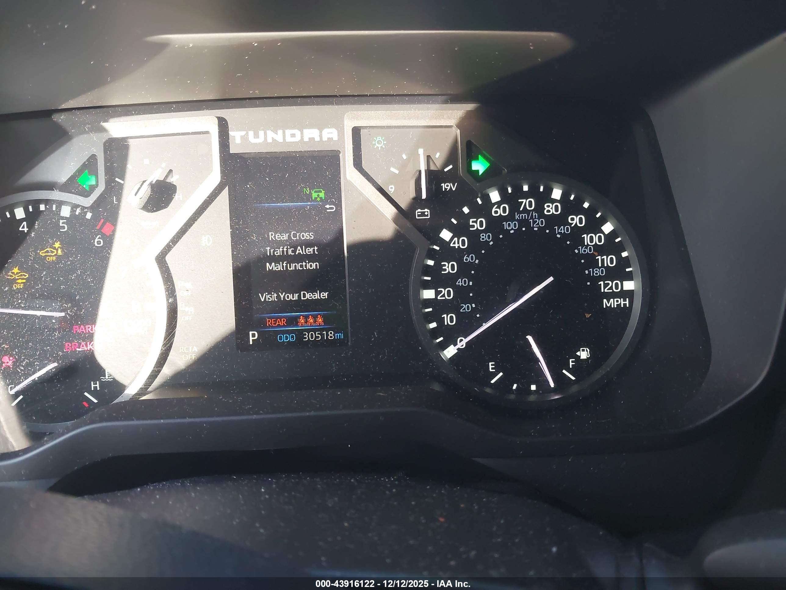 TOYOTA TUNDRA image 7