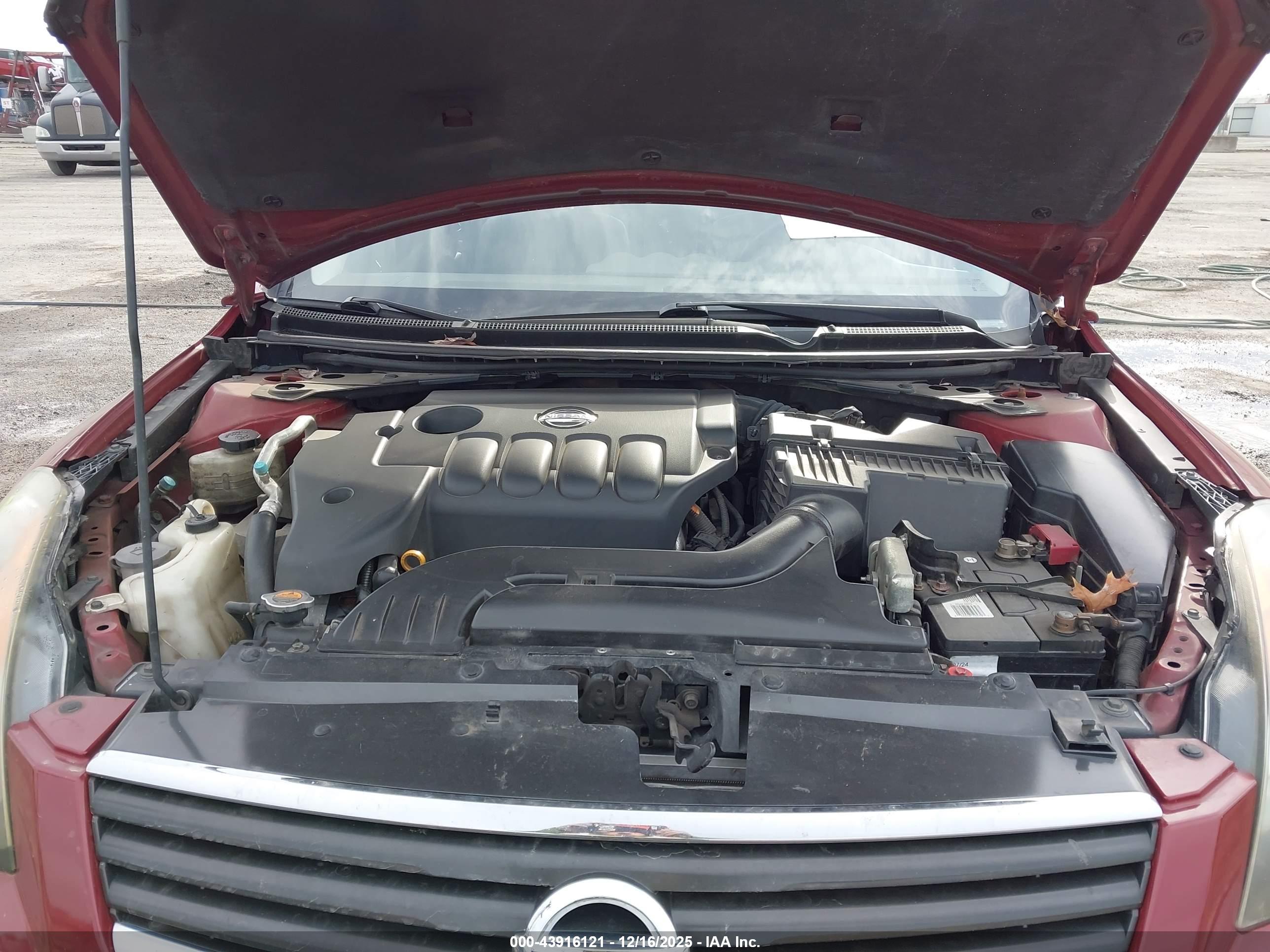 NISSAN ALTIMA image 10