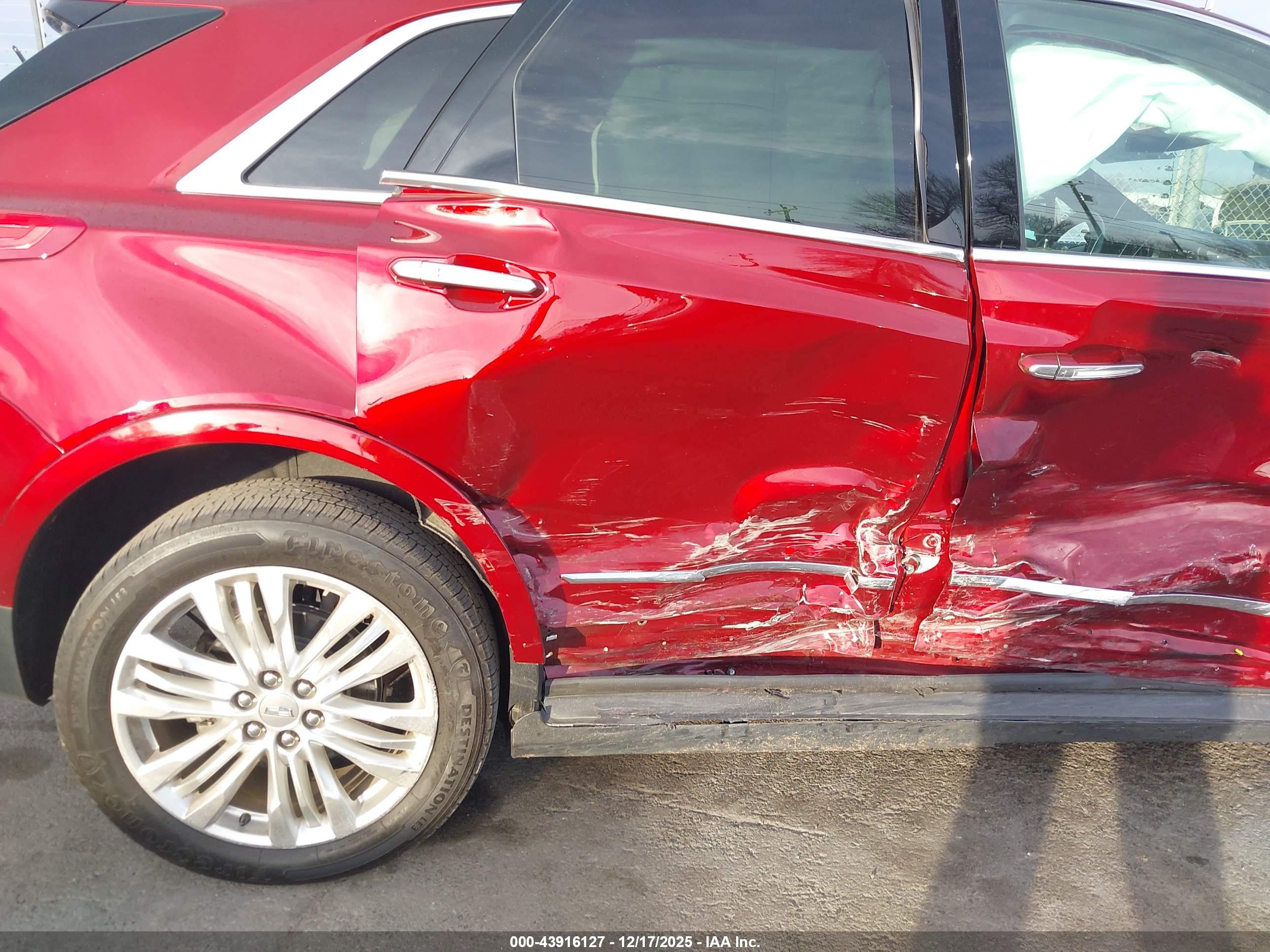 CADILLAC XT5 image 6