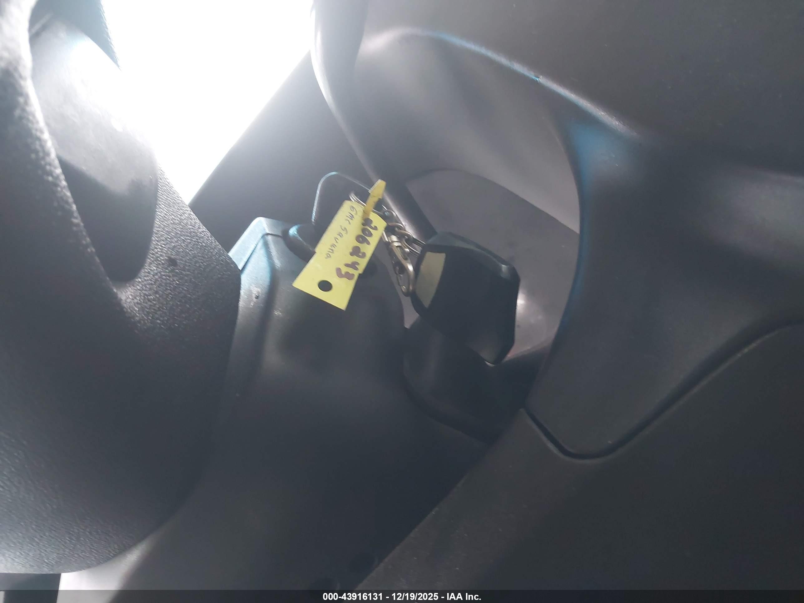 GMC SAVANA image 11