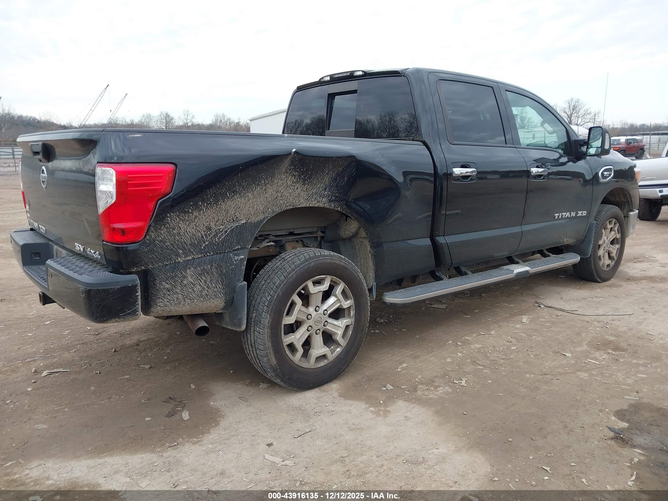 NISSAN TITAN image 4