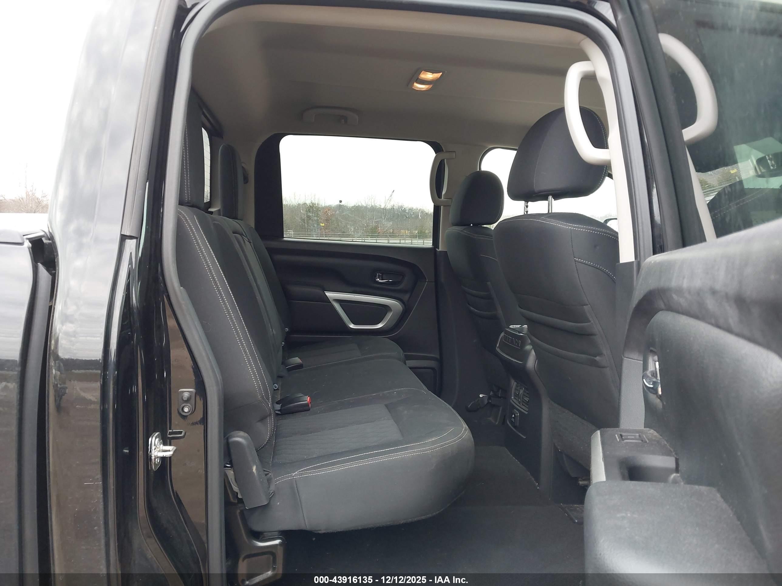 NISSAN TITAN image 8