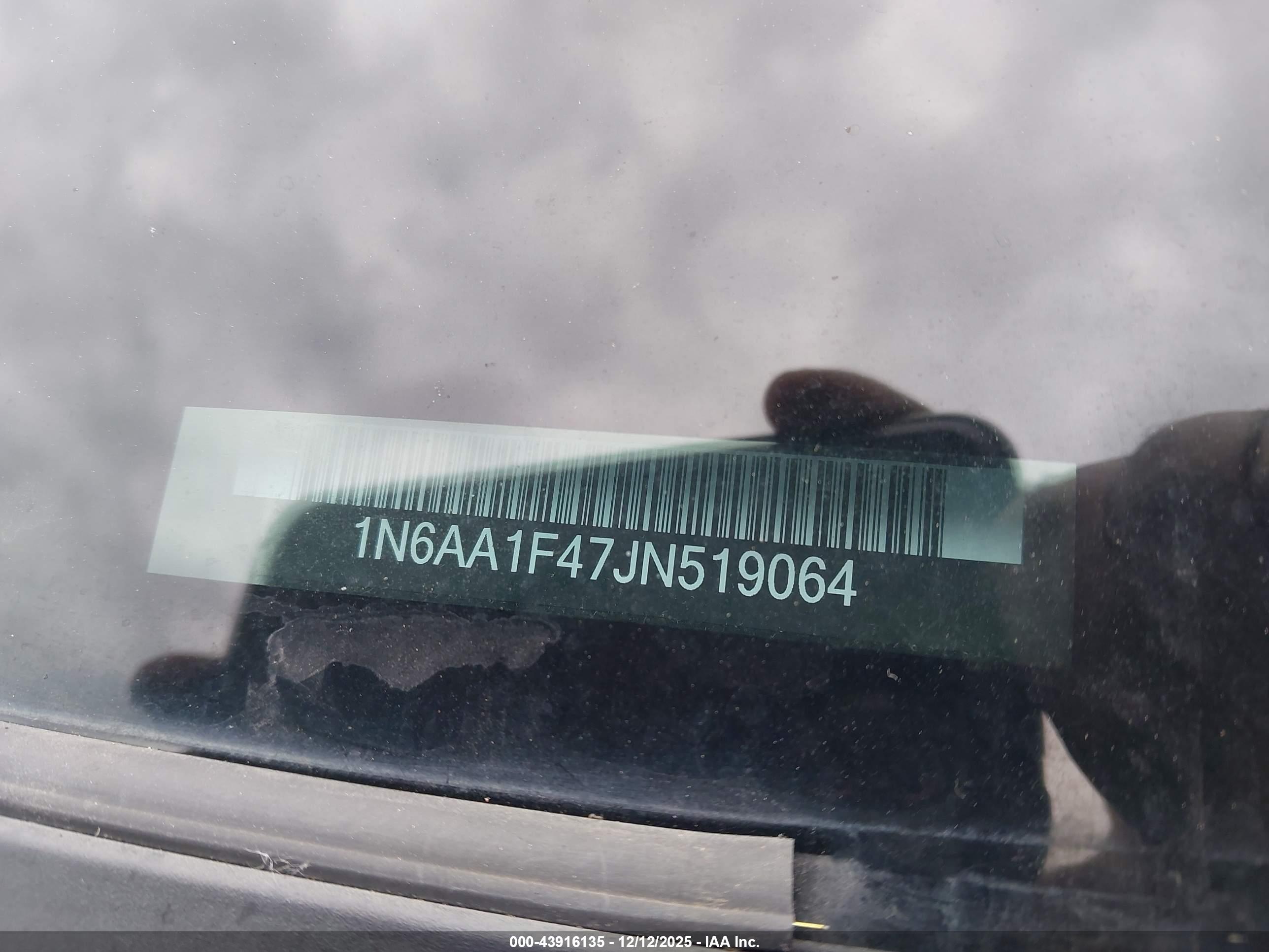 NISSAN TITAN image 9