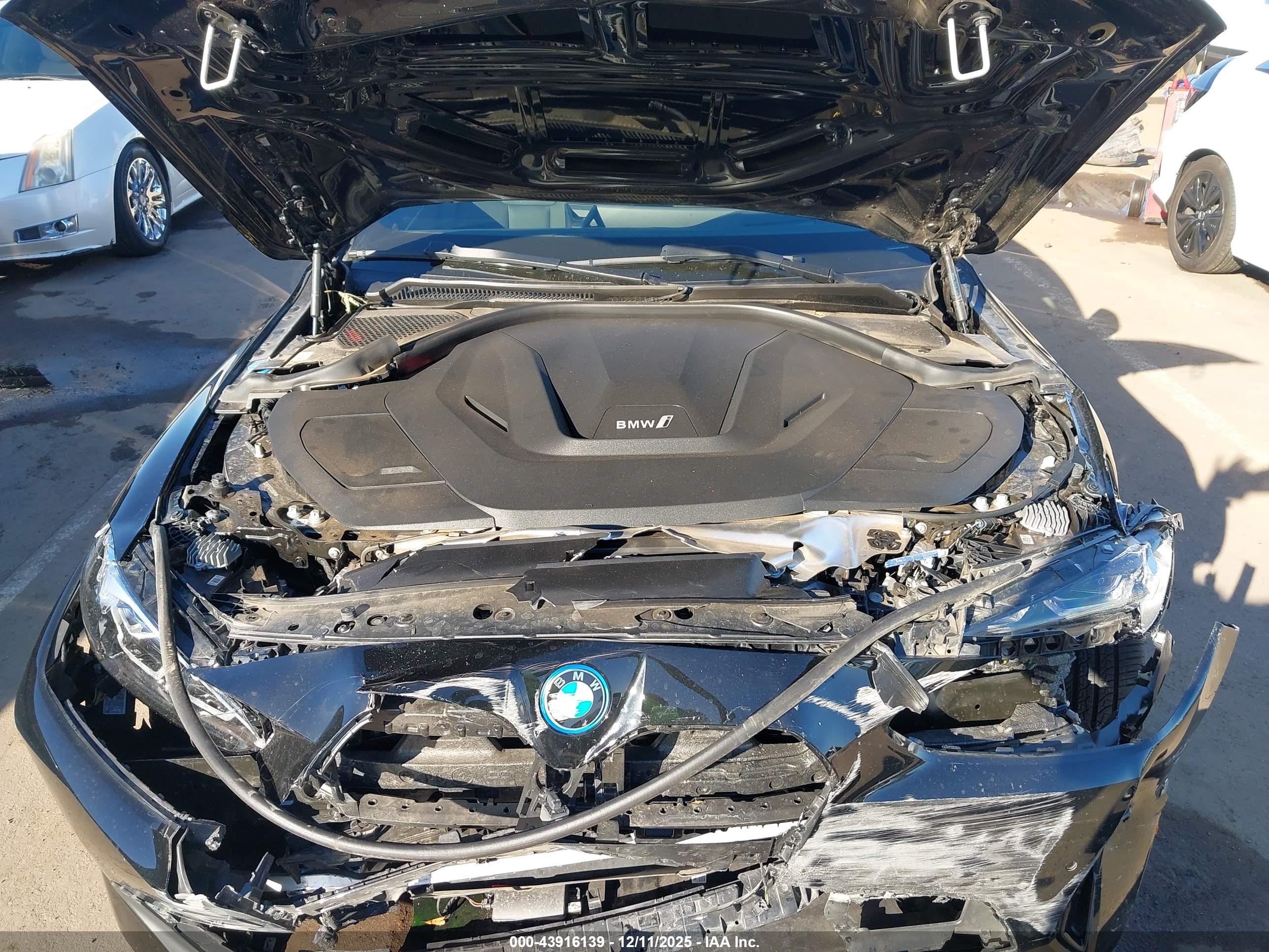 BMW I4 image 10