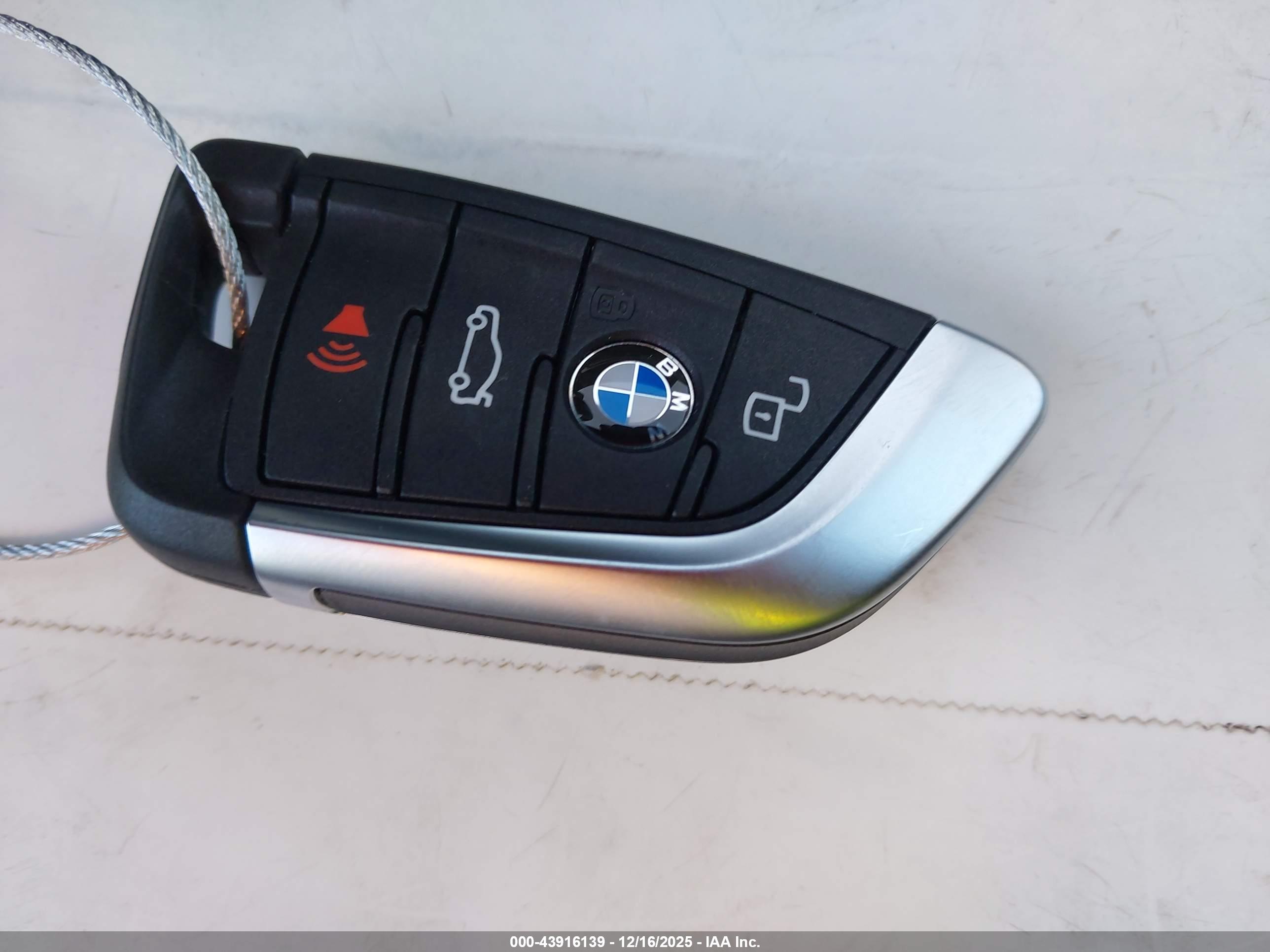 BMW I4 image 11