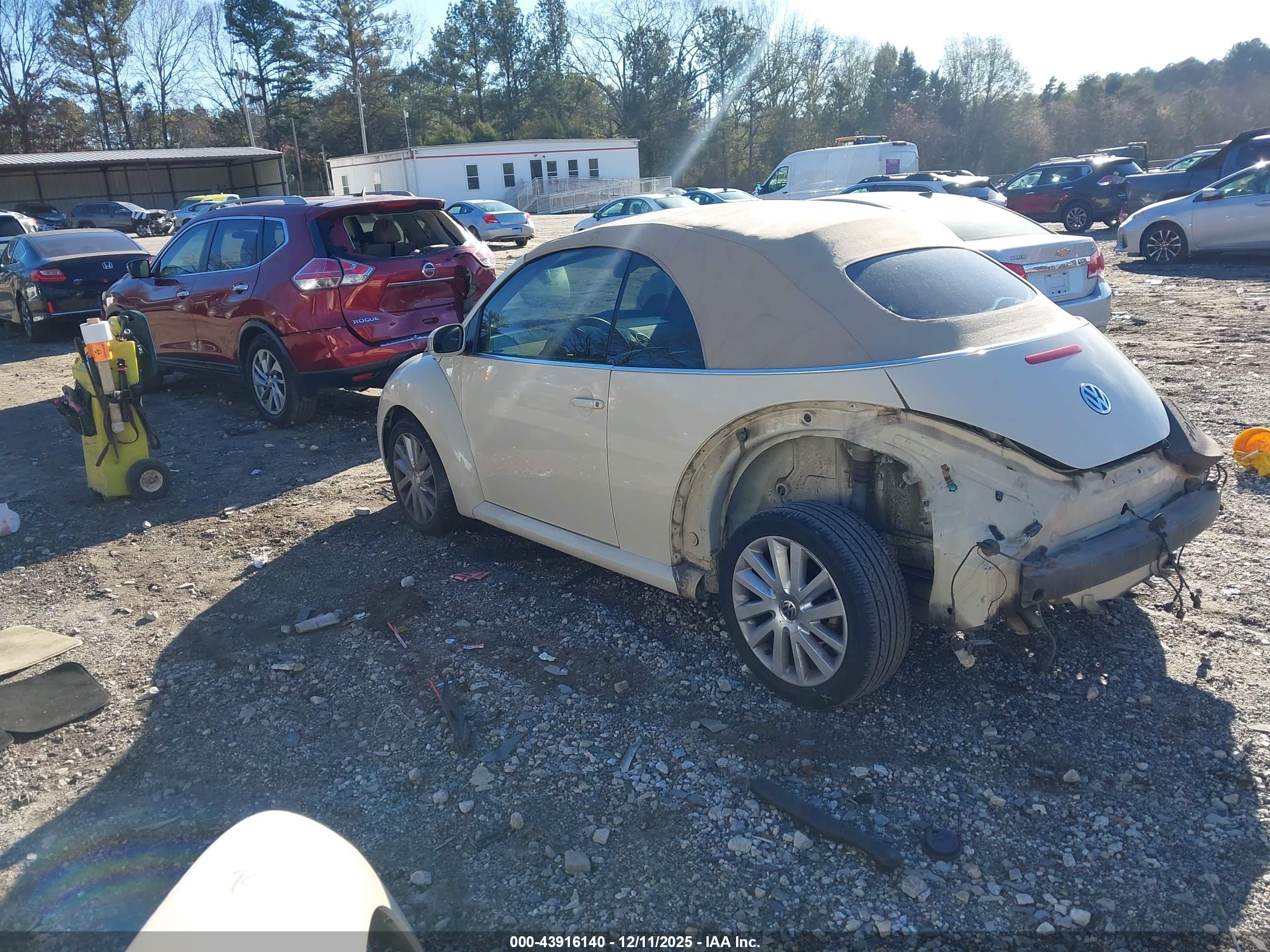 VOLKSWAGEN NEW image 3
