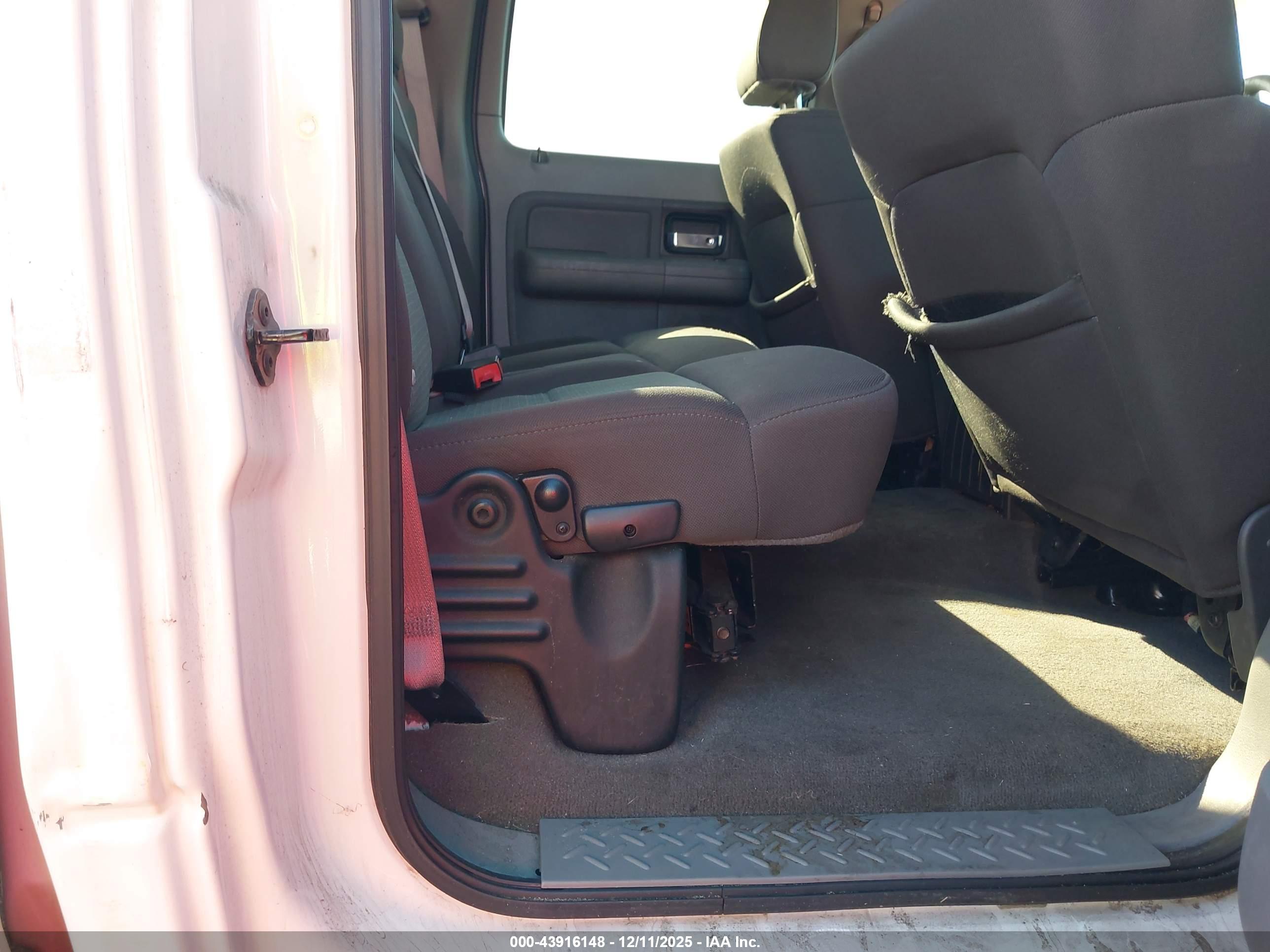 FORD F-150 image 8