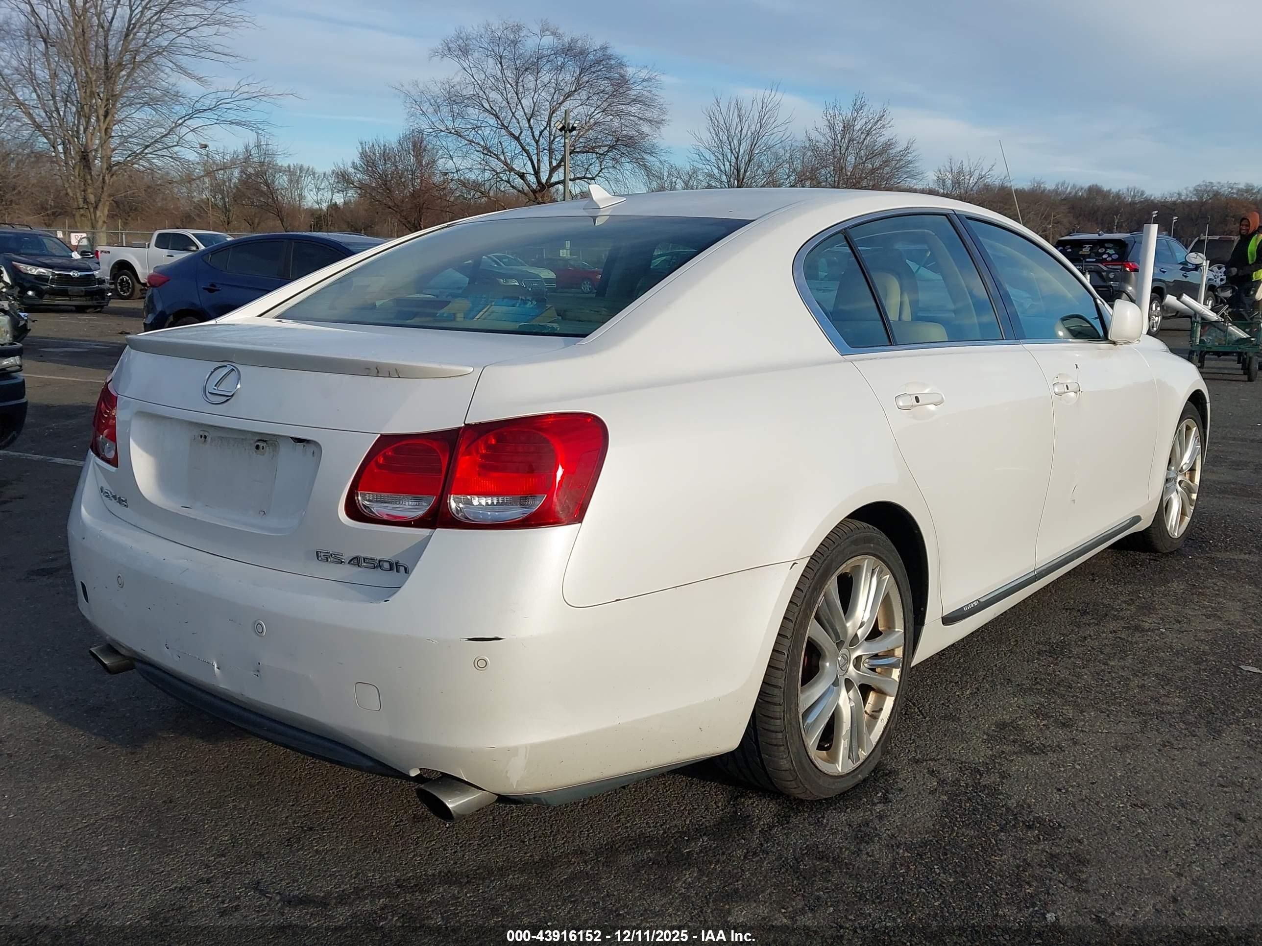 LEXUS GS image 4