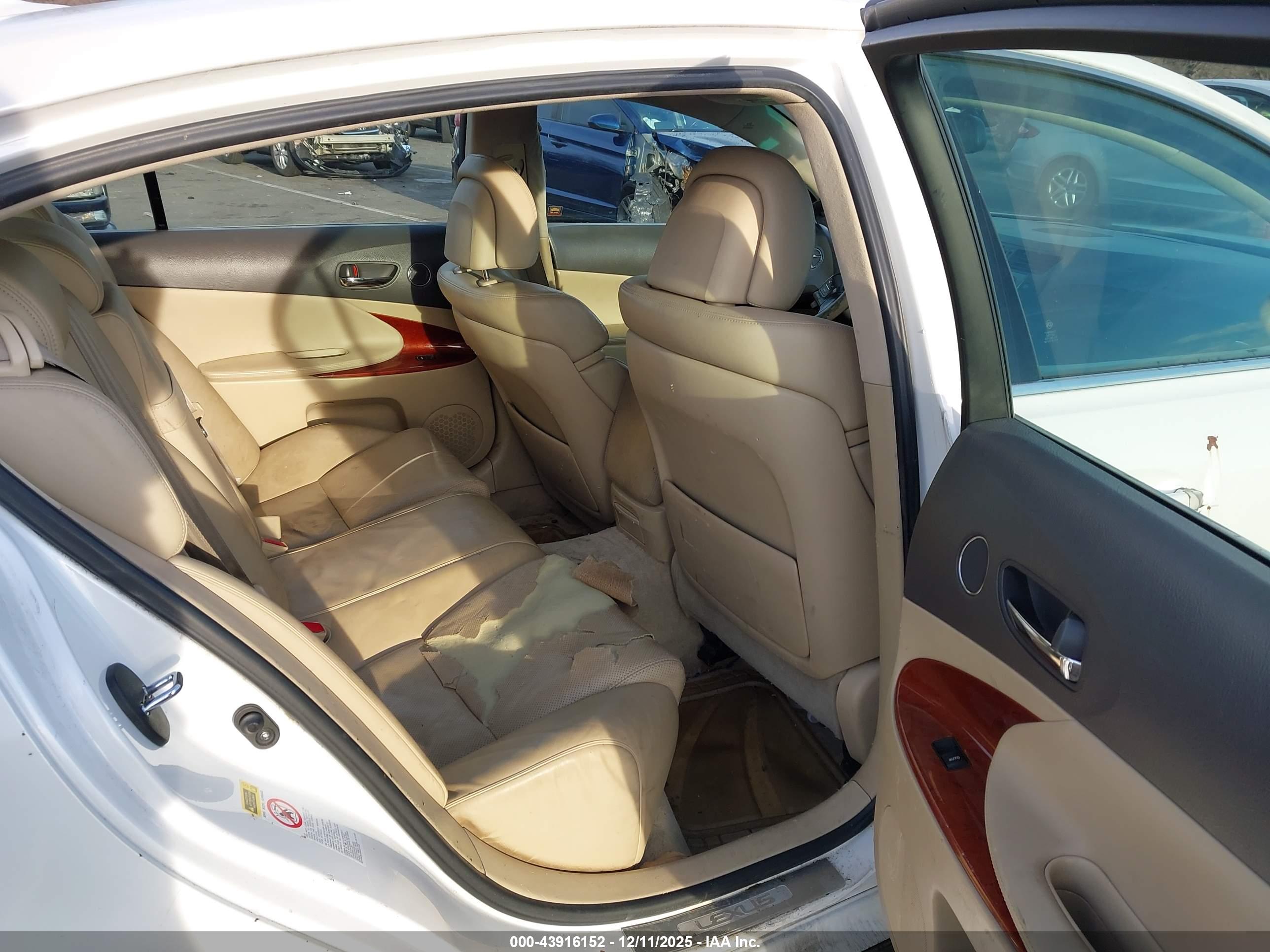 LEXUS GS image 8