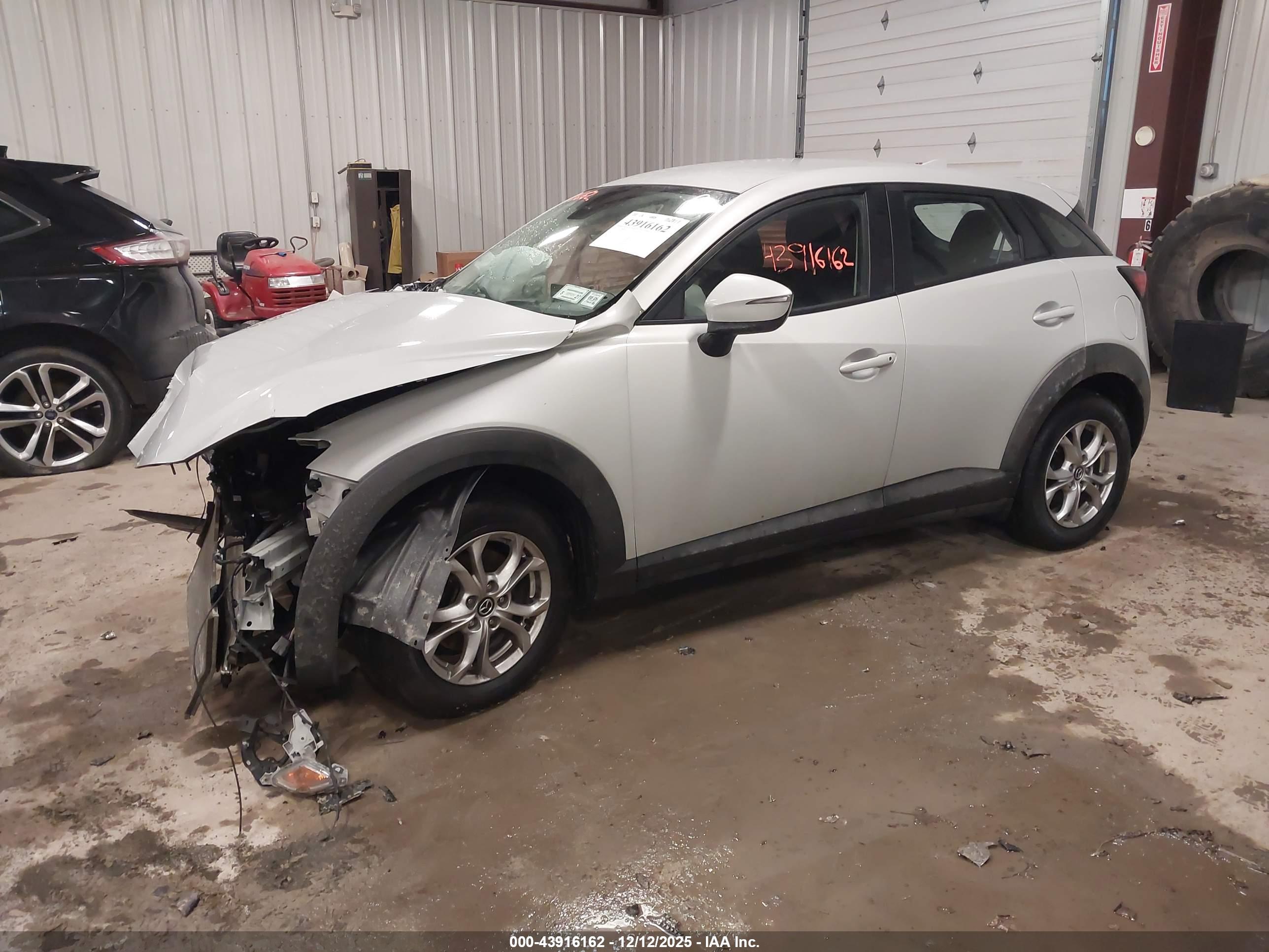MAZDA CX-3 image 2