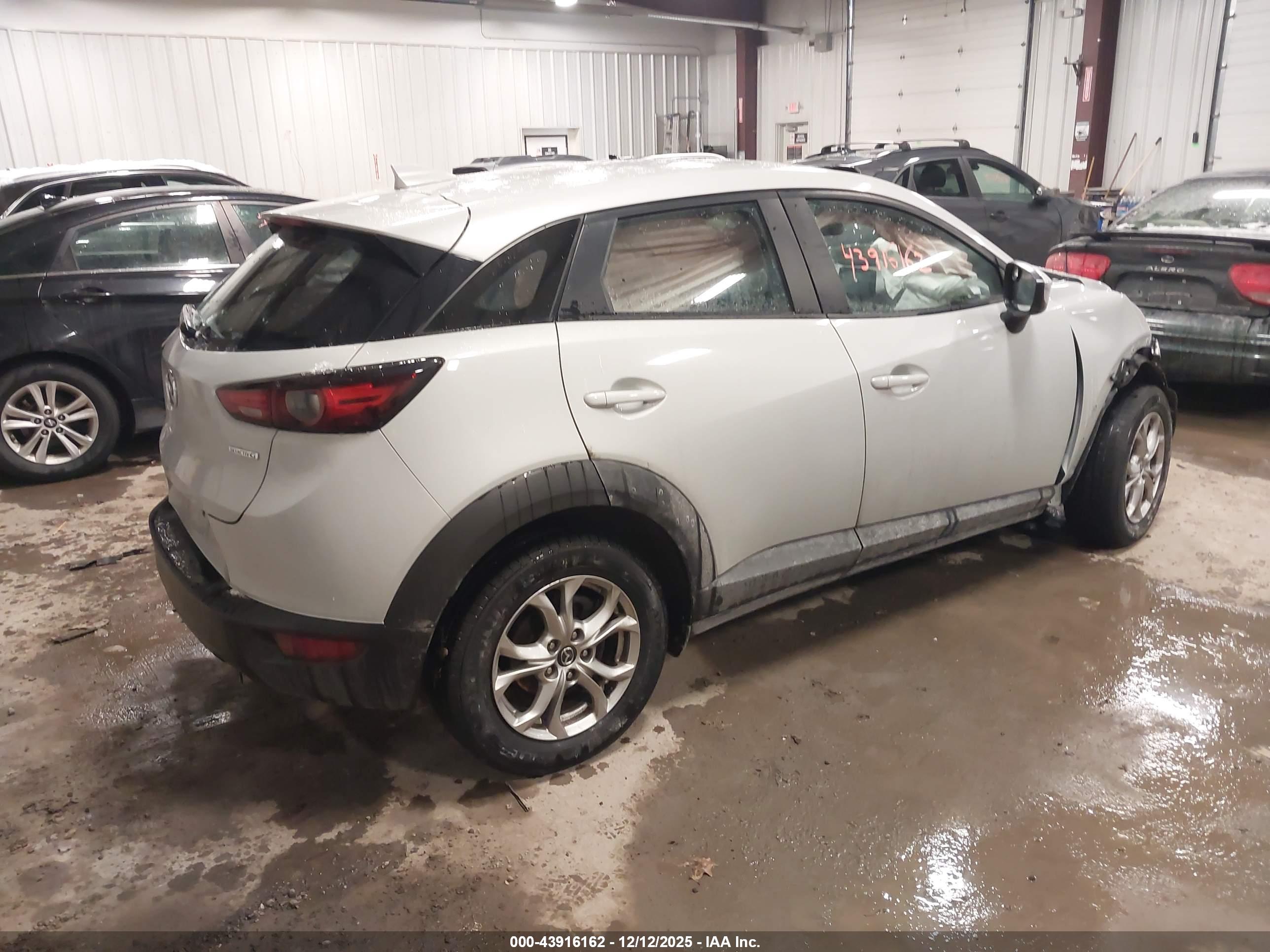 MAZDA CX-3 image 4
