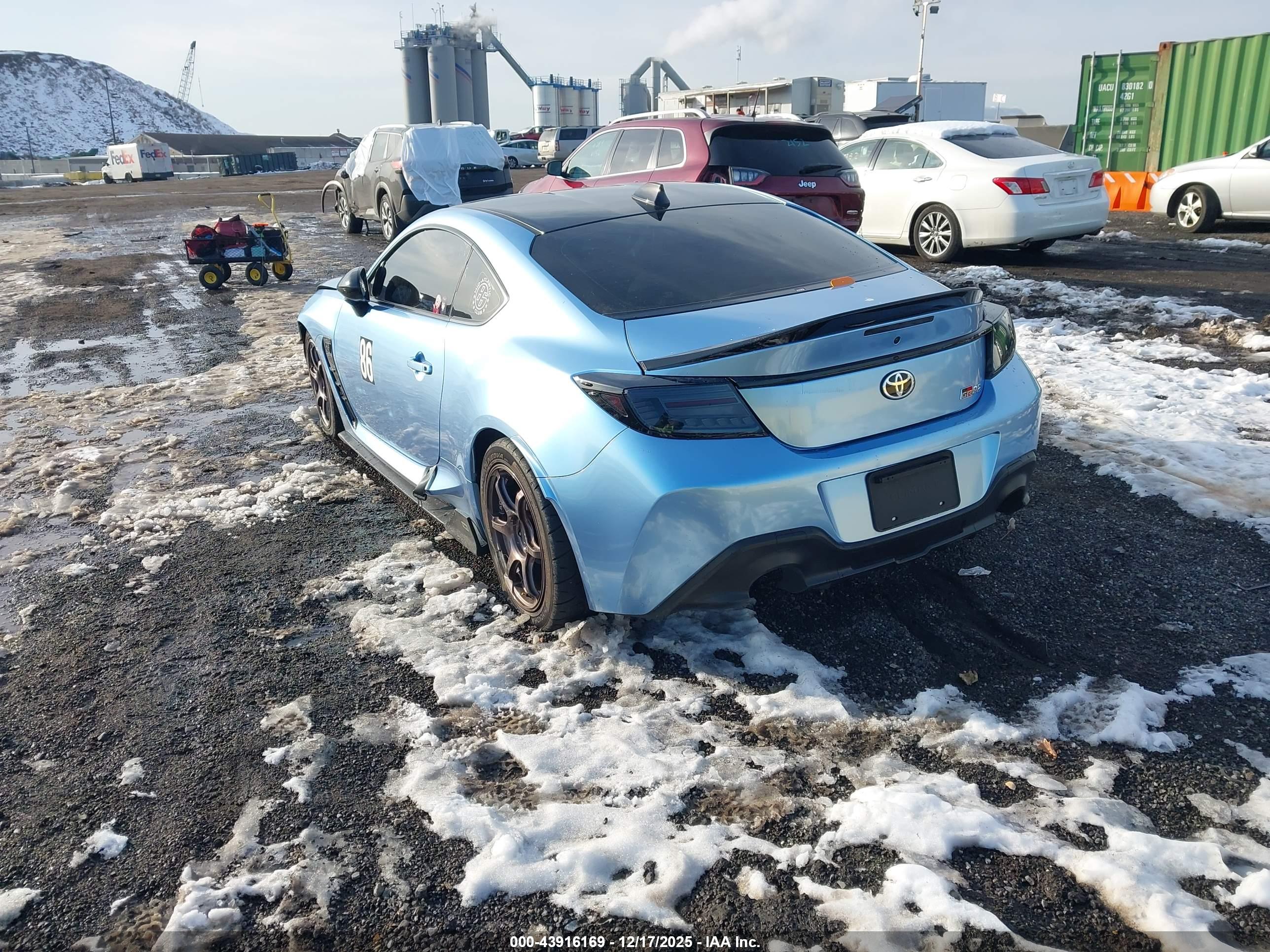 TOYOTA GR86 image 3