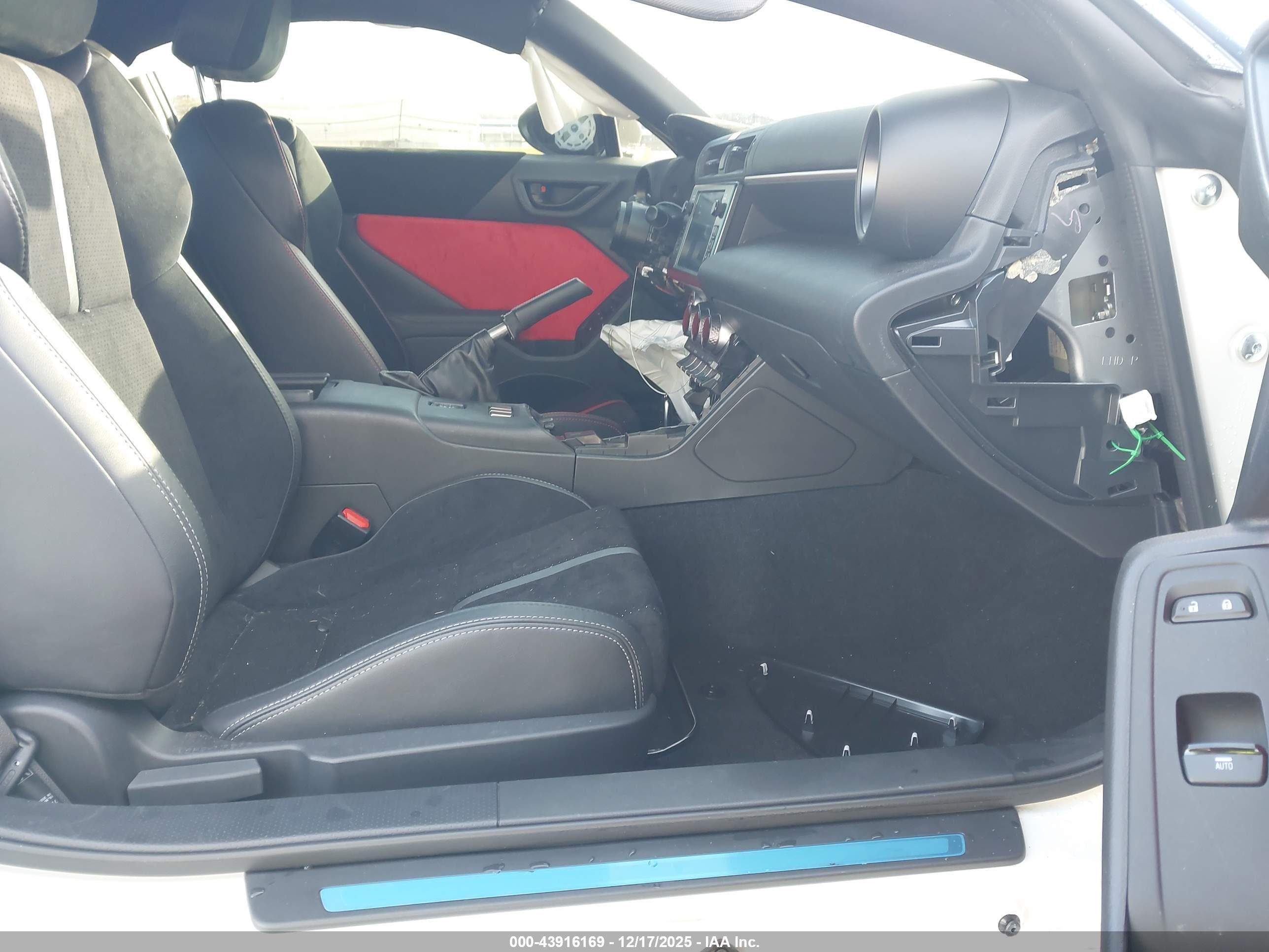 TOYOTA GR86 image 5
