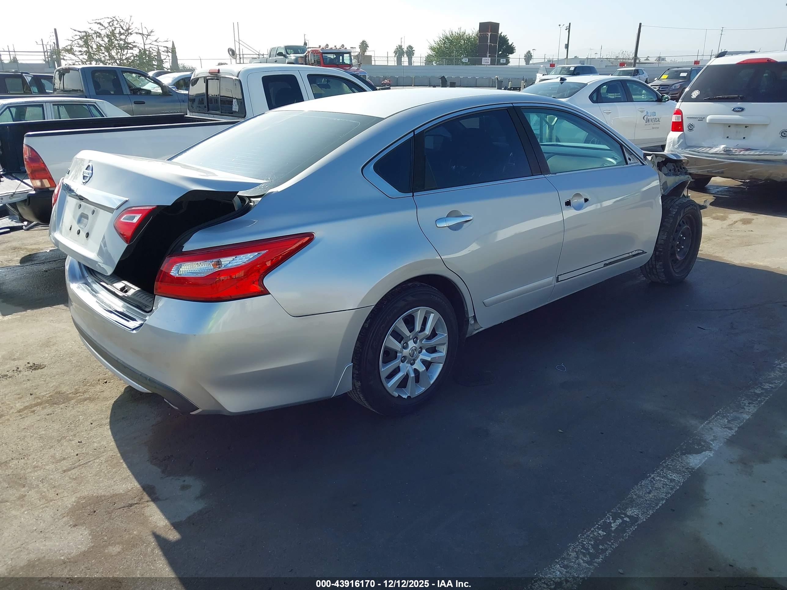 NISSAN ALTIMA image 4