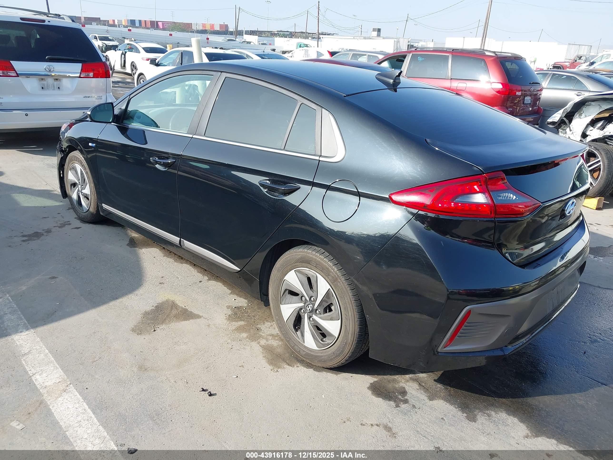 HYUNDAI IONIQ image 3