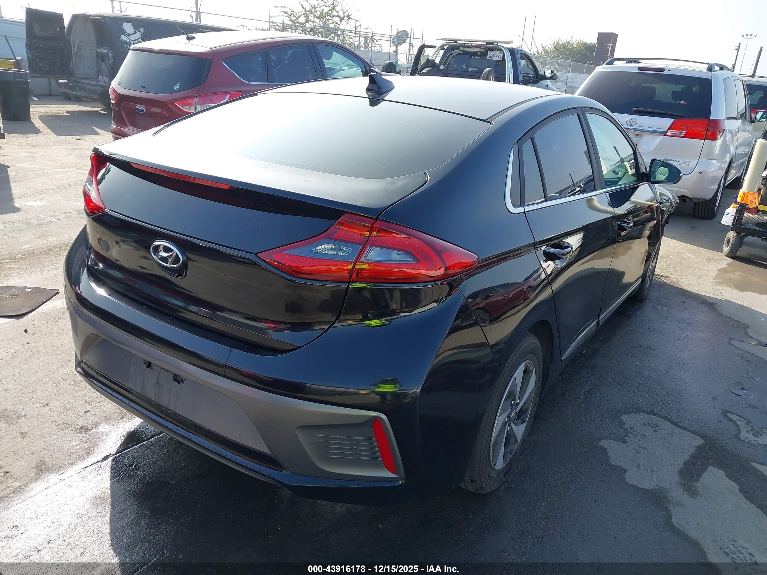 HYUNDAI IONIQ image 4