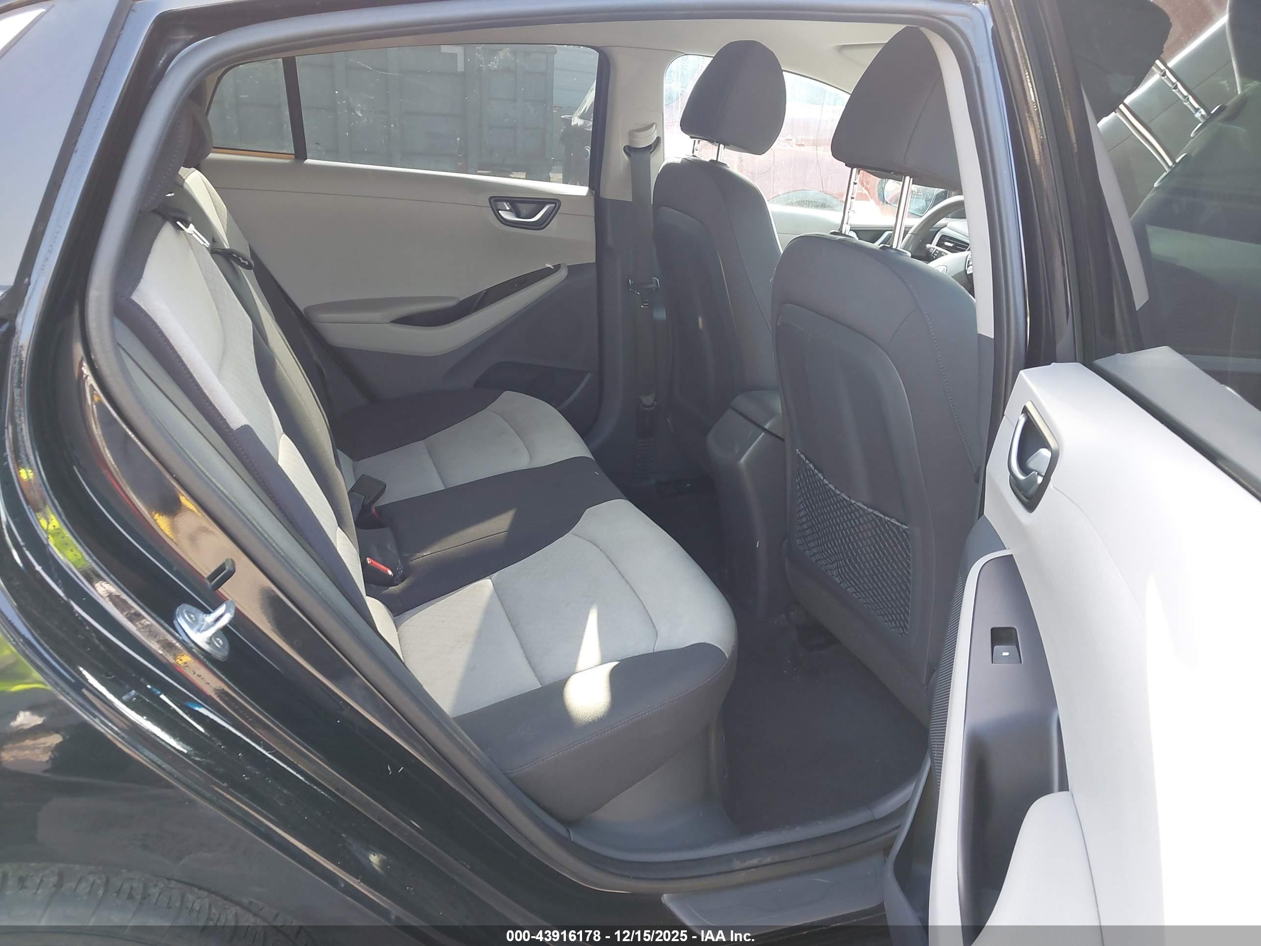 HYUNDAI IONIQ image 8