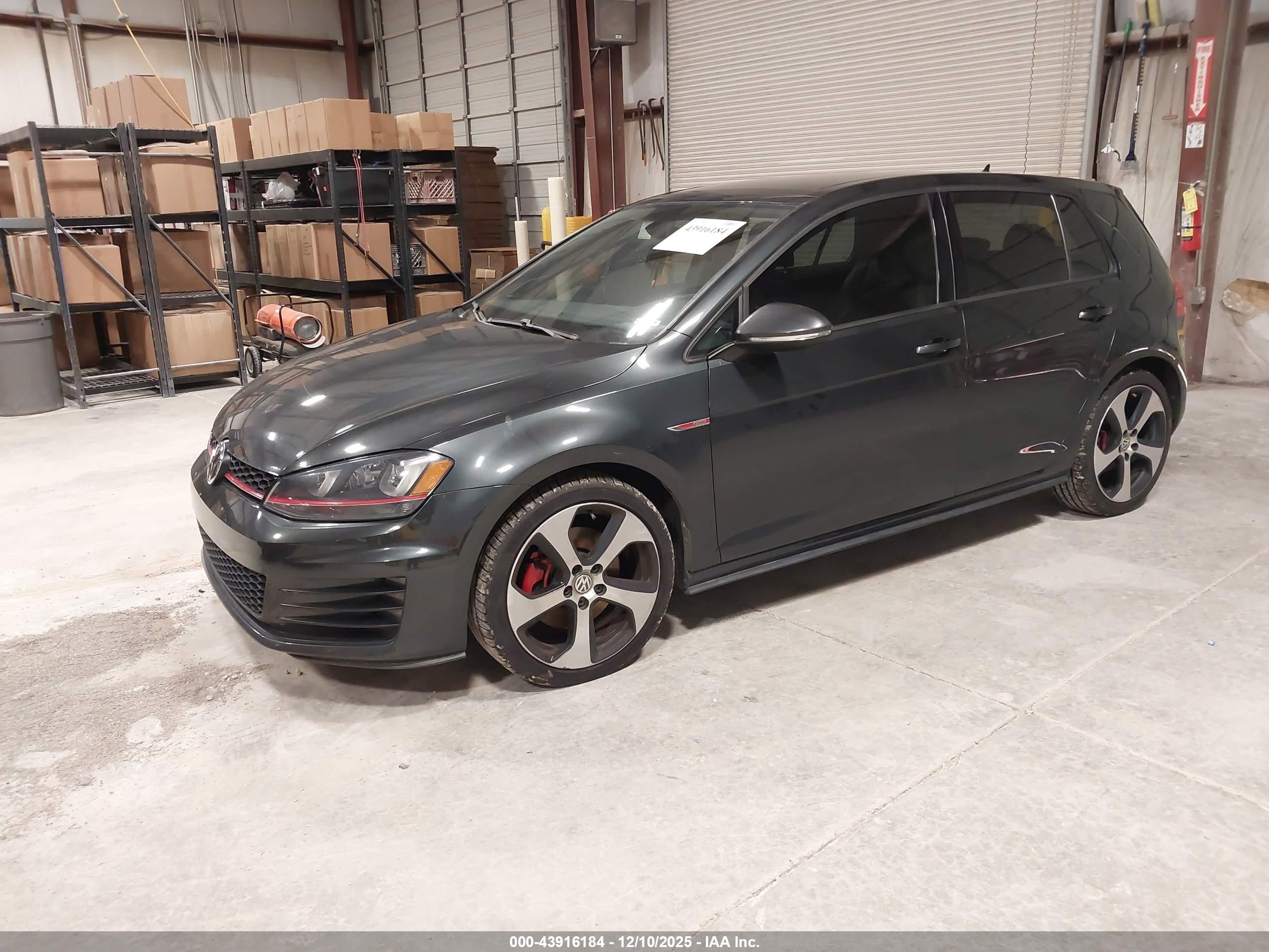 VOLKSWAGEN GOLF image 2