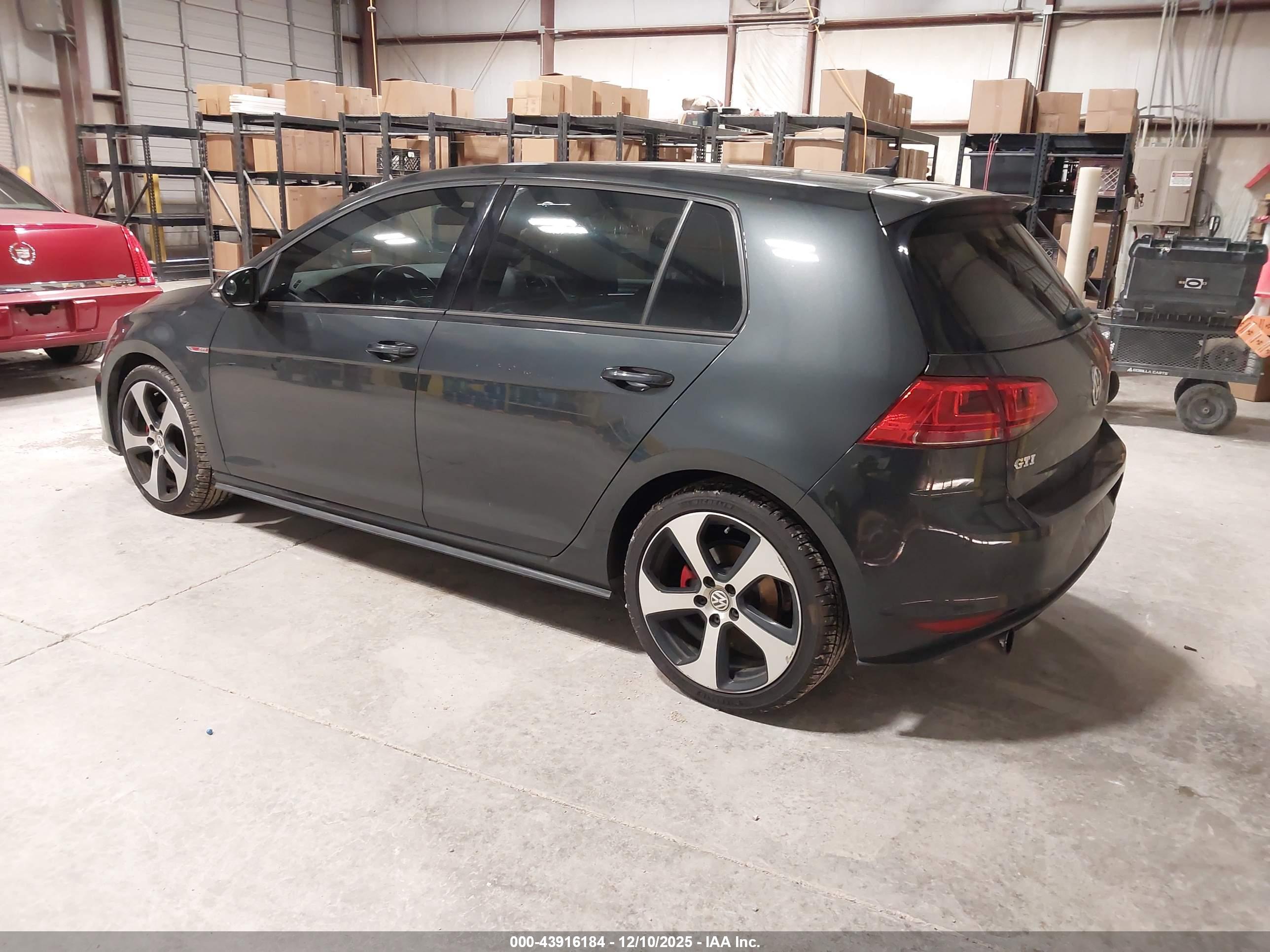 VOLKSWAGEN GOLF image 3