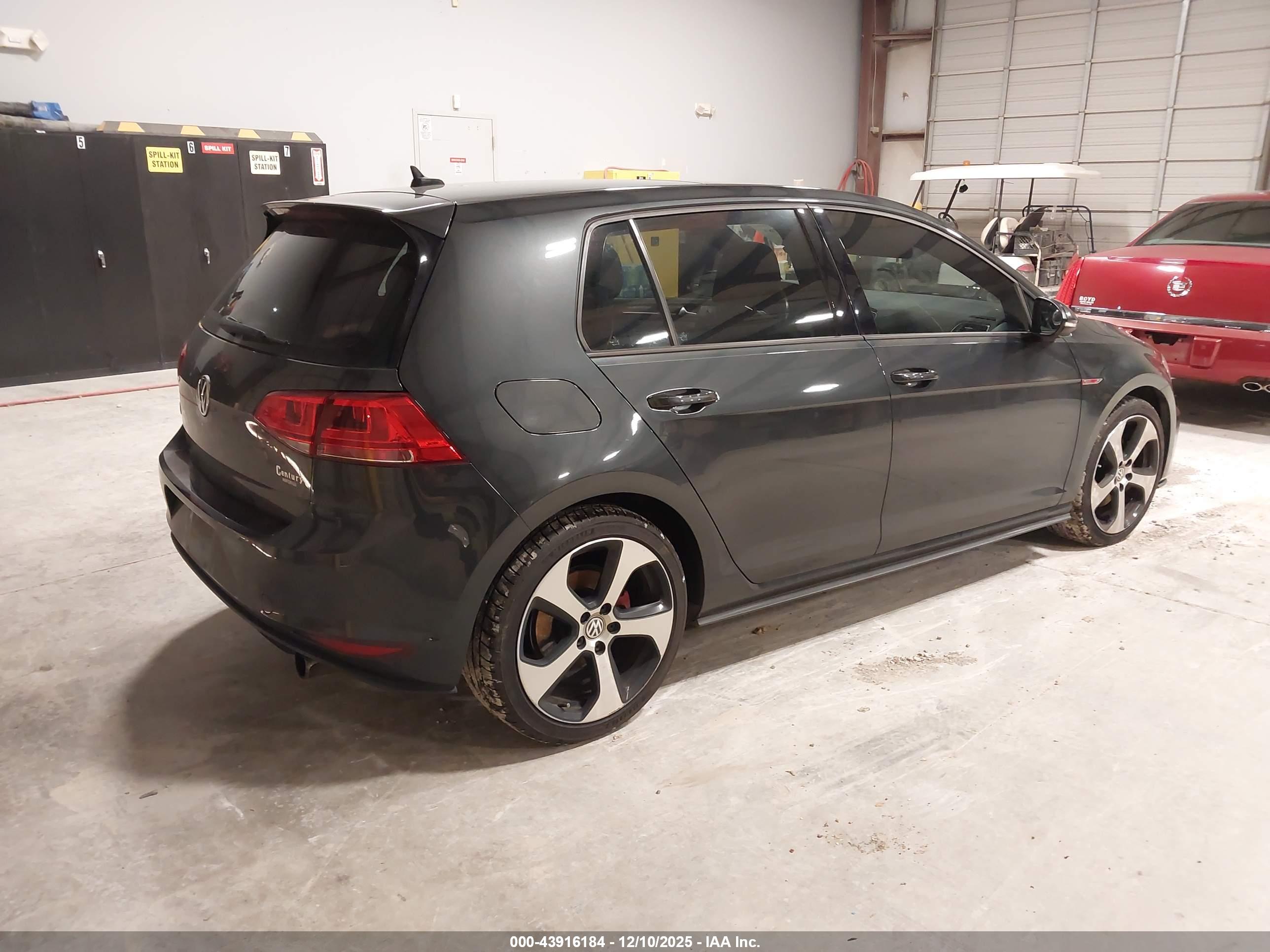 VOLKSWAGEN GOLF image 4