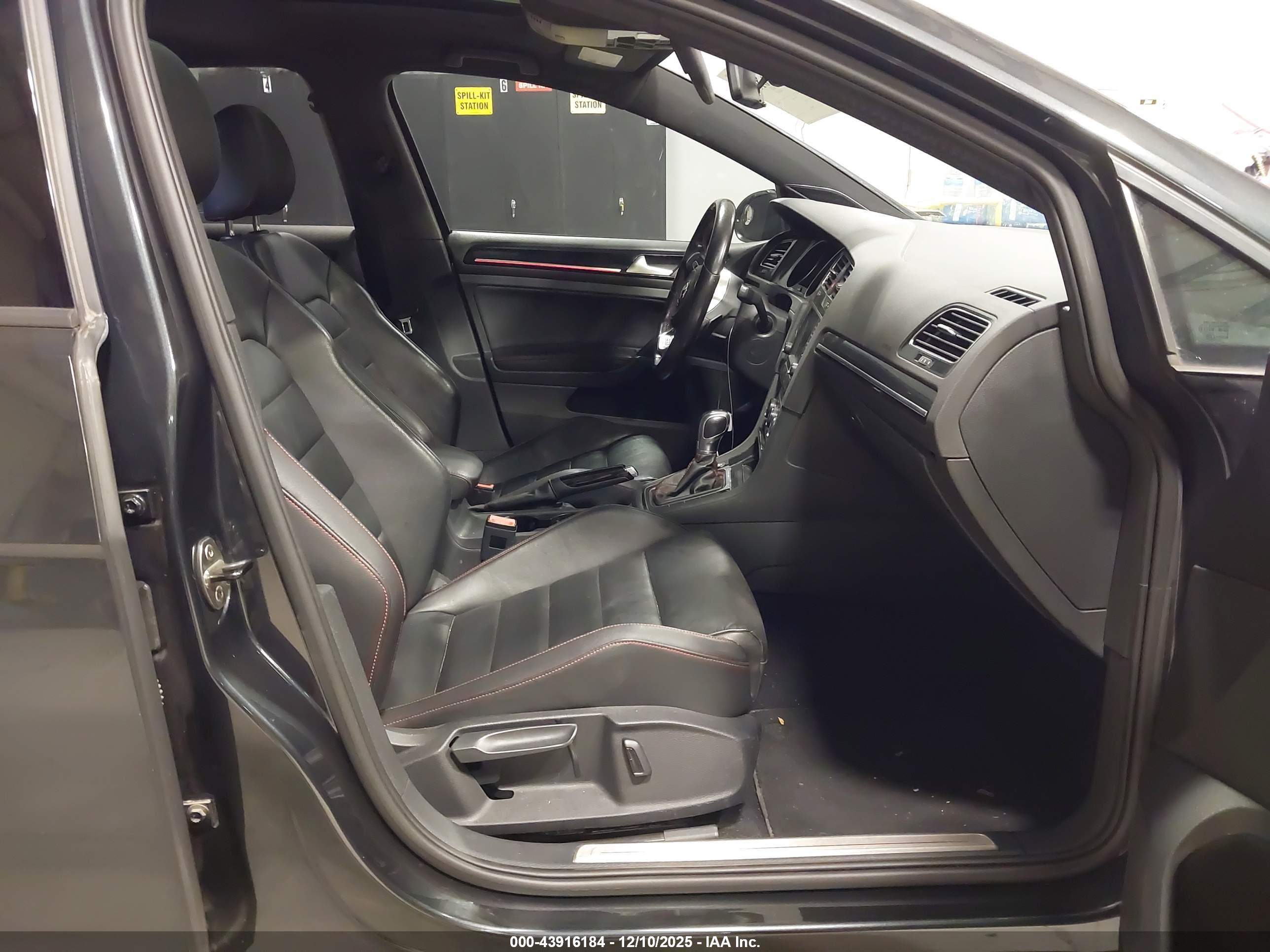 VOLKSWAGEN GOLF image 5