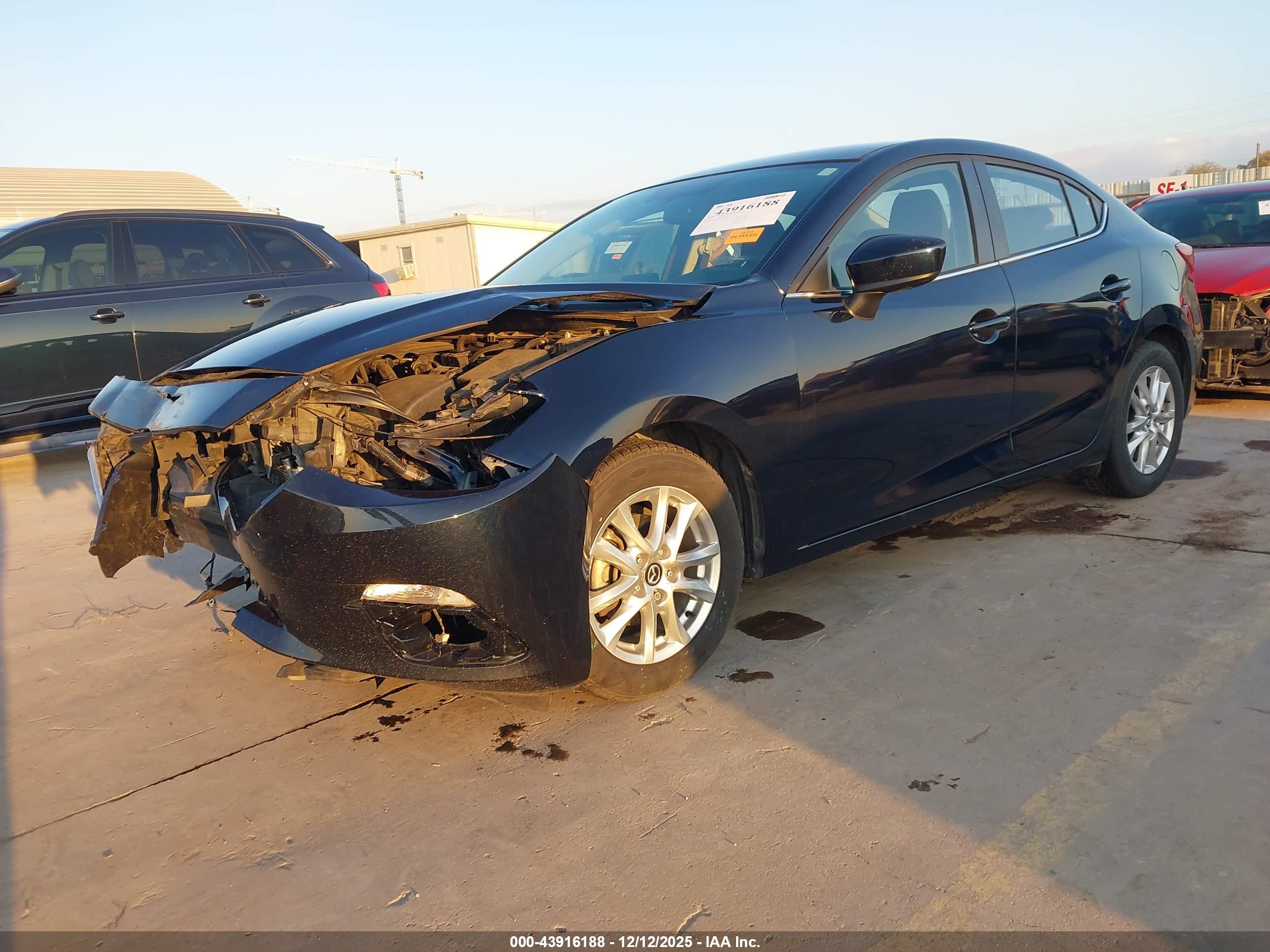 MAZDA MAZDA3 image 2