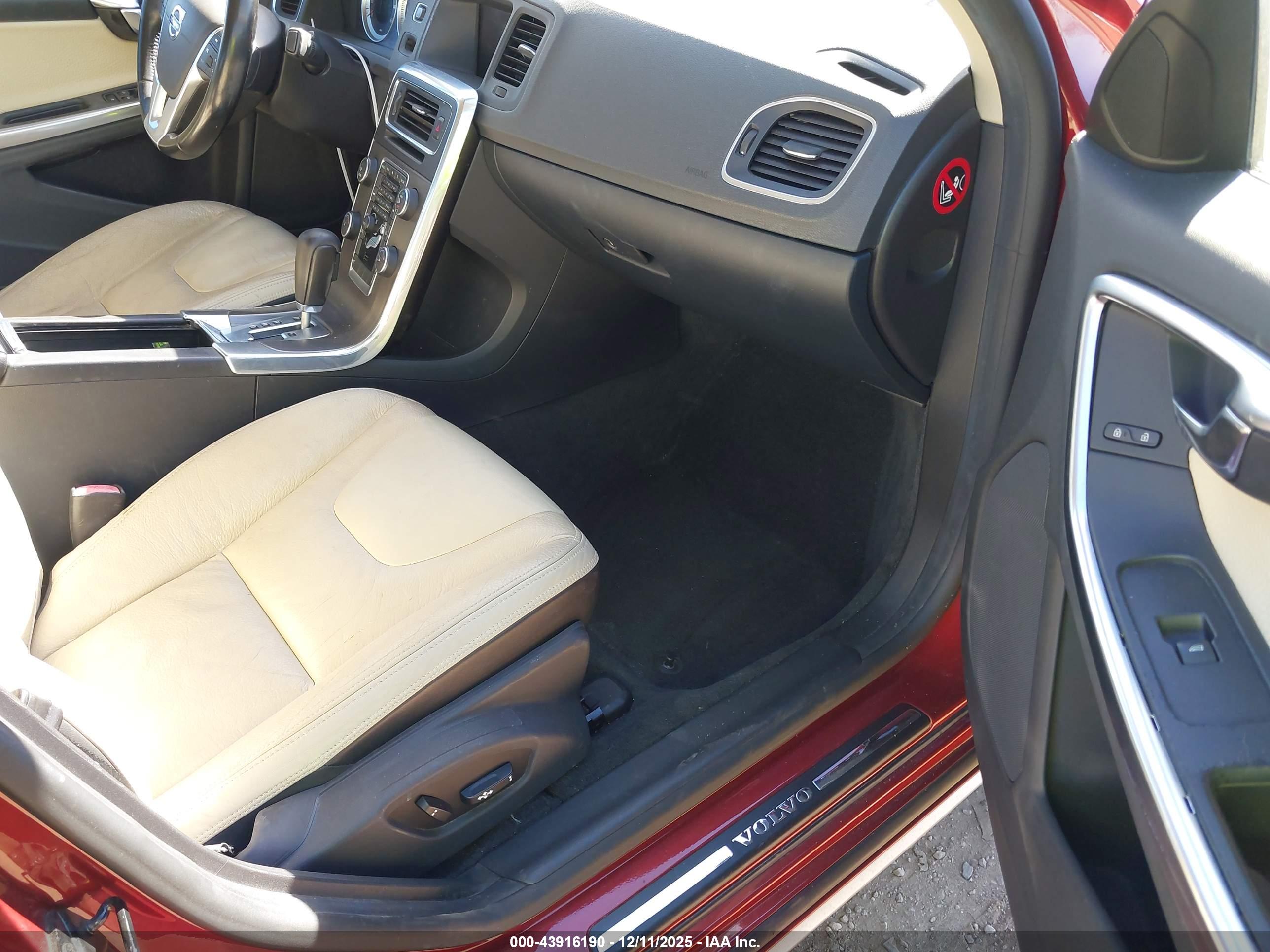 VOLVO S60 image 5