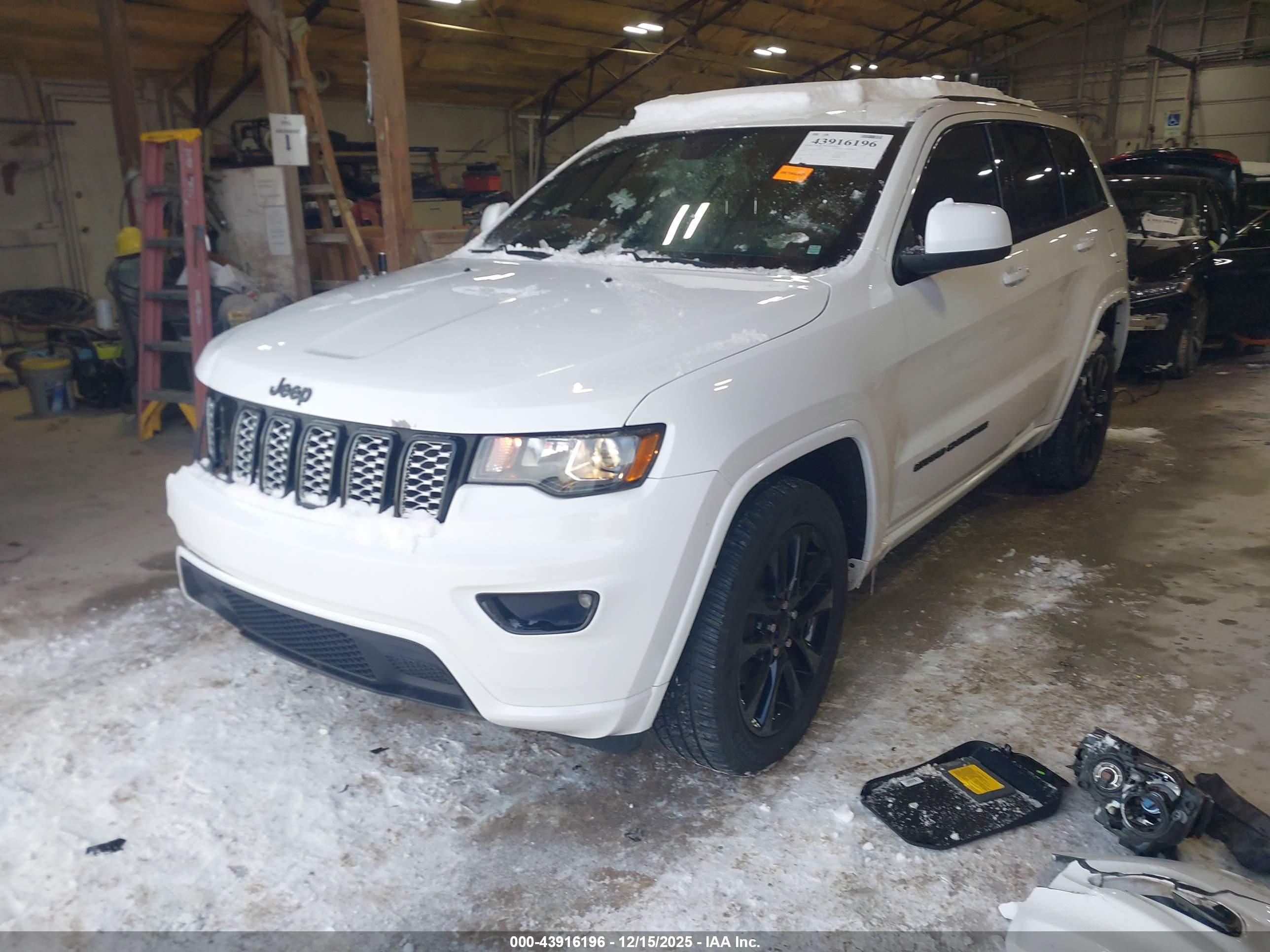 JEEP GRAND image 2