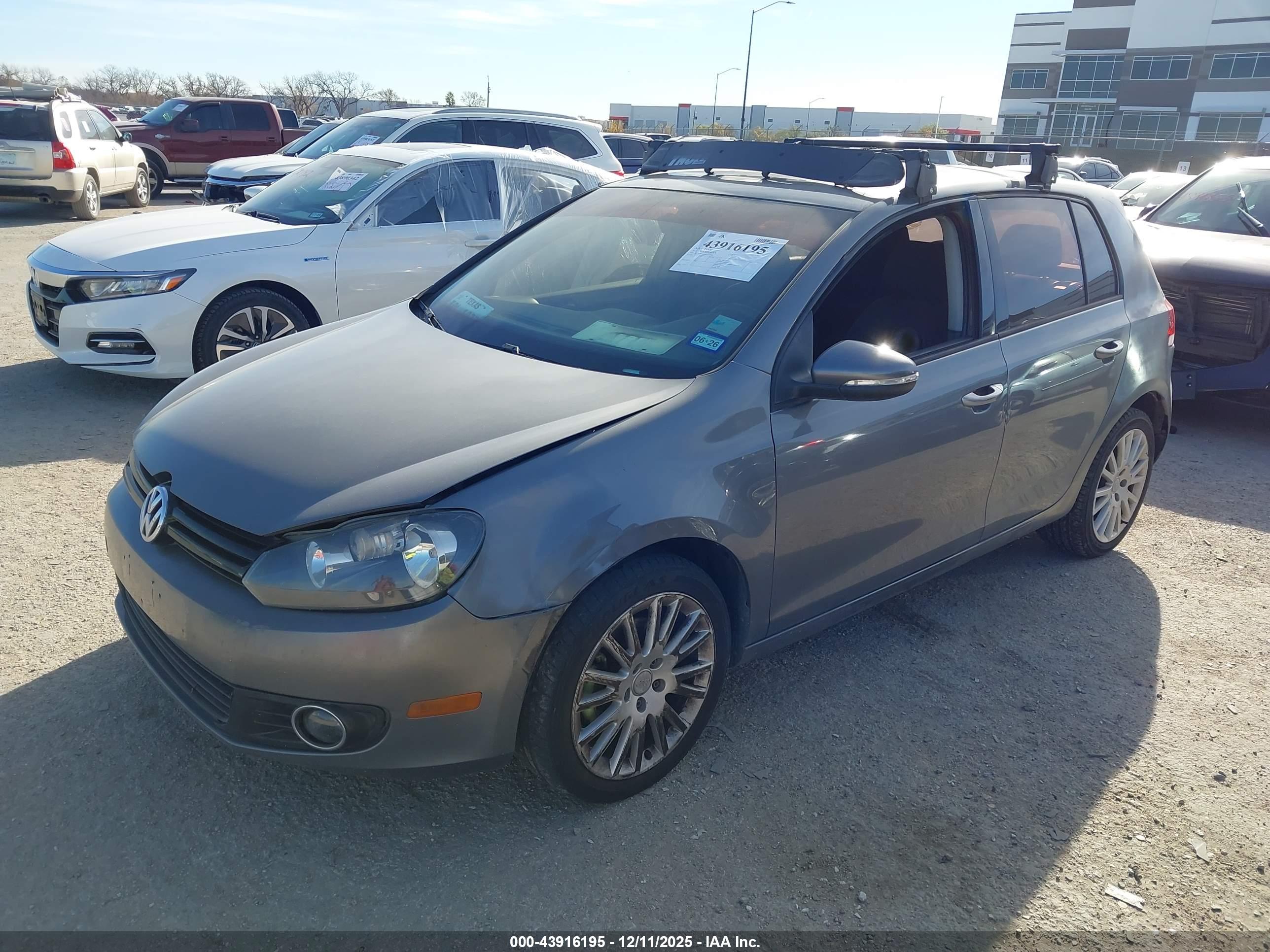 VOLKSWAGEN GOLF image 2