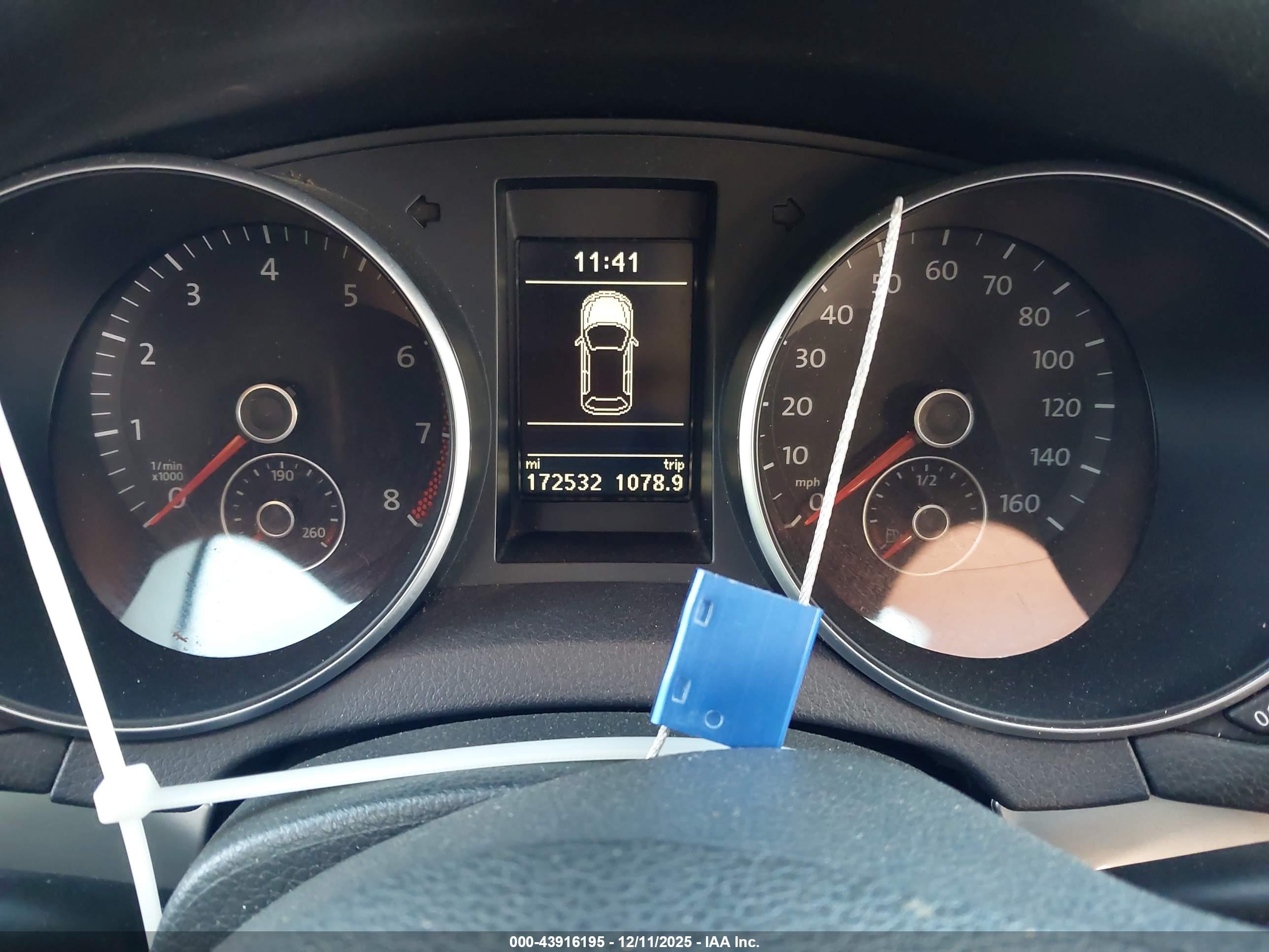 VOLKSWAGEN GOLF image 7