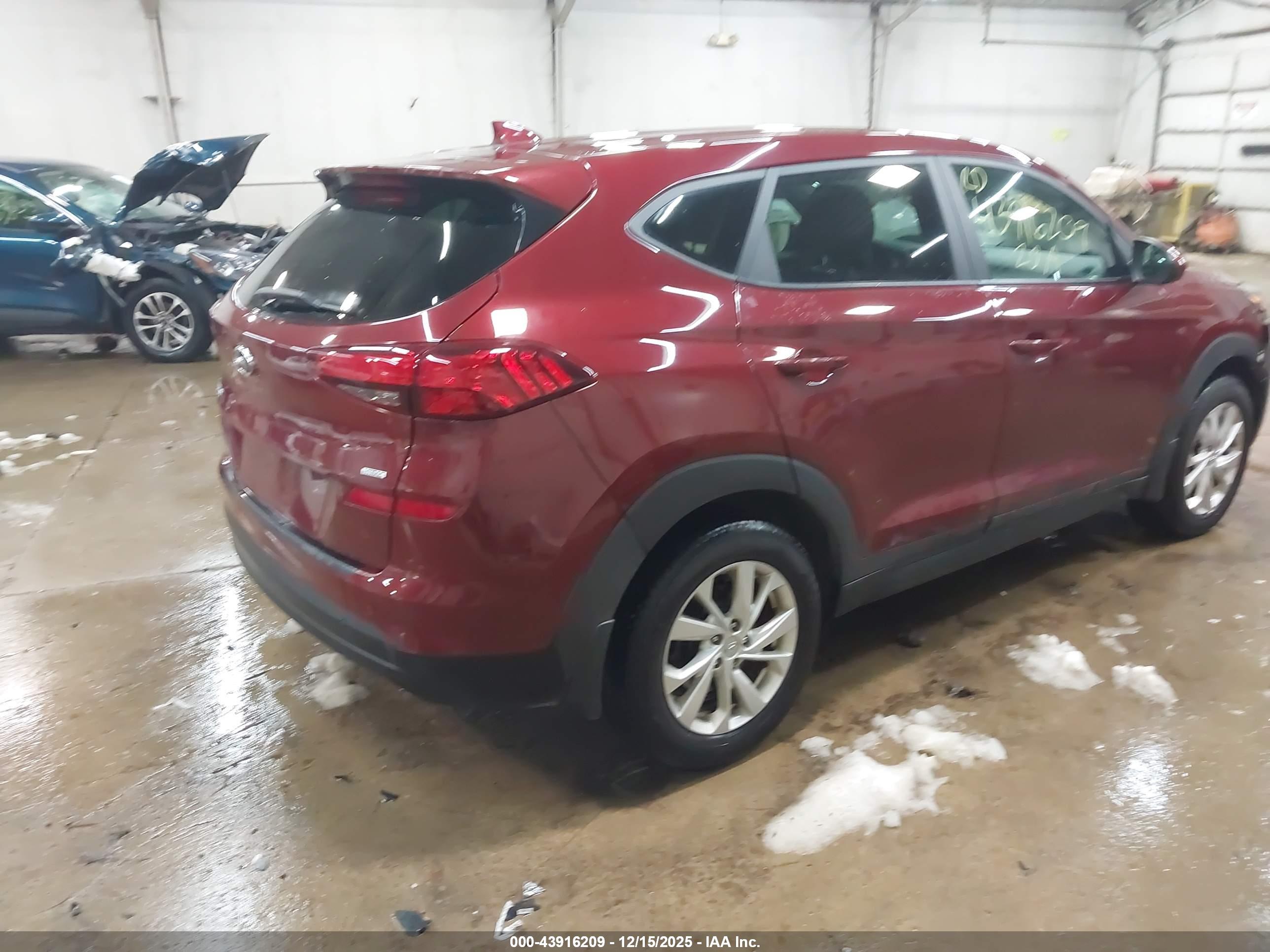 HYUNDAI TUCSON image 4