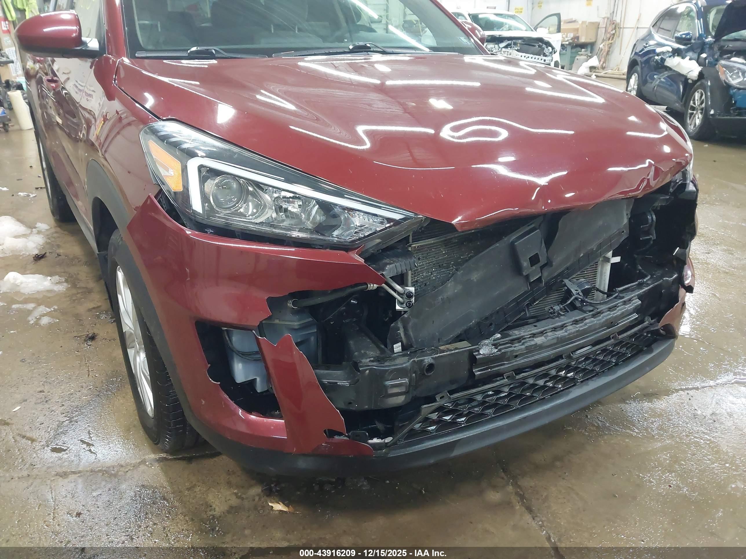 HYUNDAI TUCSON image 6