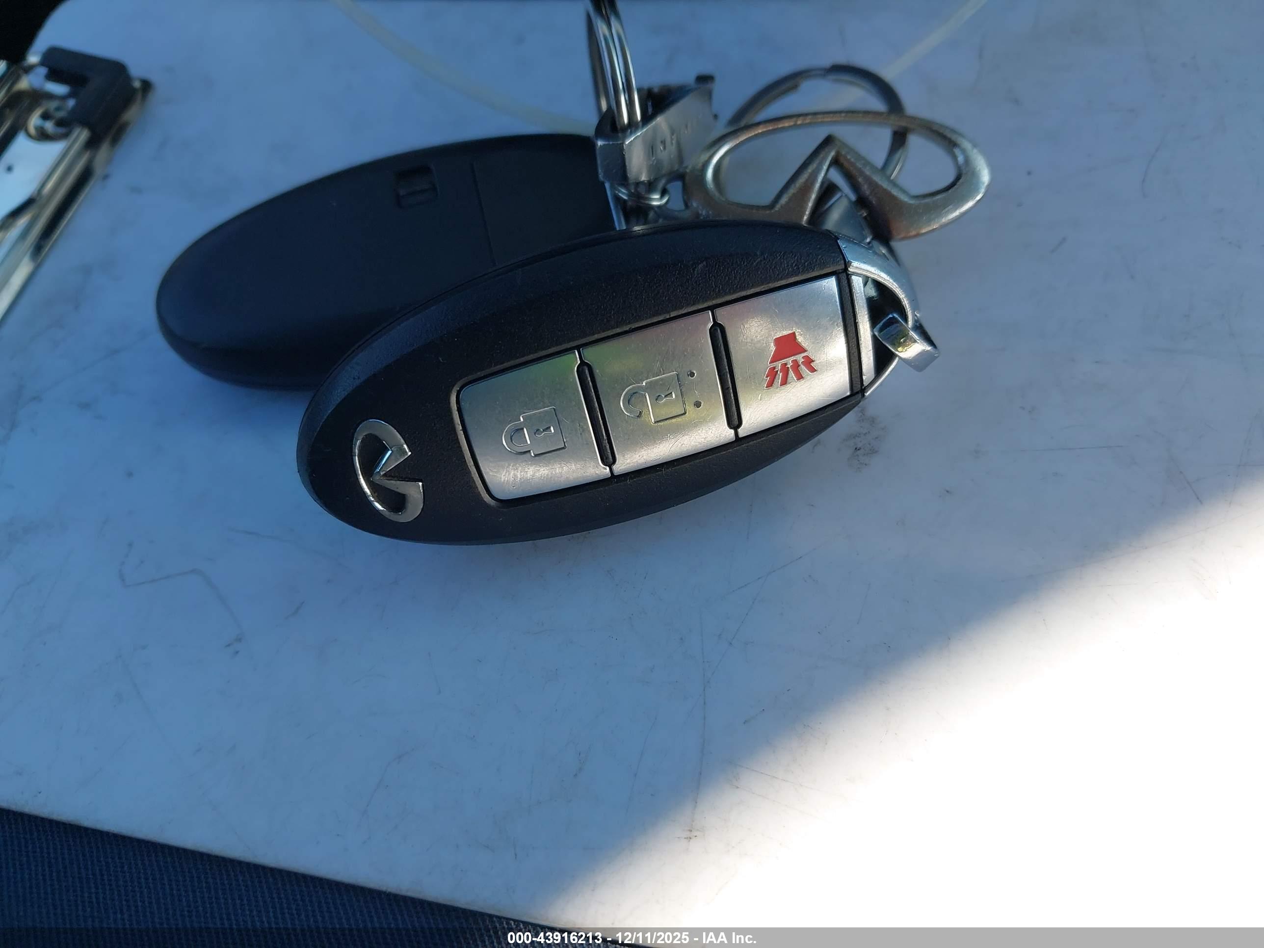 INFINITI FX35 image 11